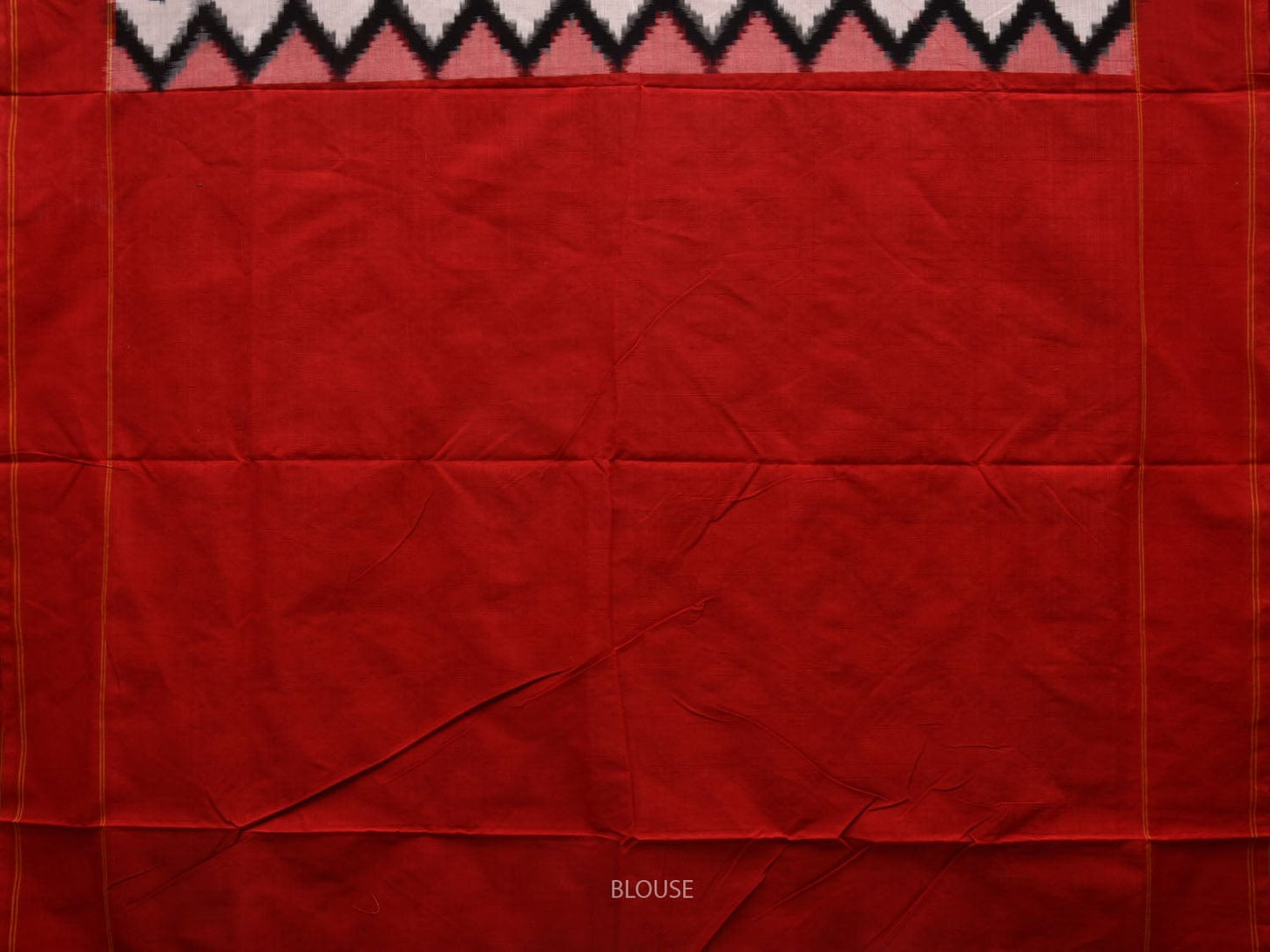 White and Red Pochampally Ikat Cotton Handloom Saree with Zig-Zag Design i0688