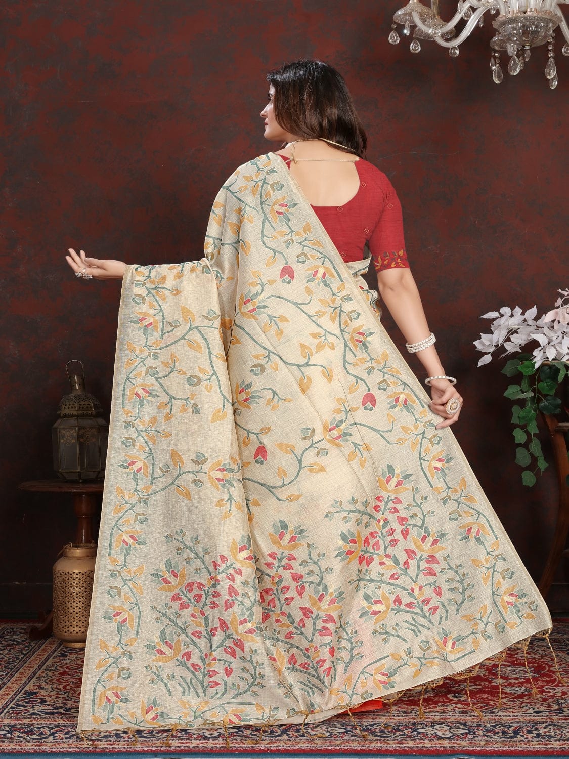 White and Yellow Dhakai Jamdani Cotton Viscose Saree with Floral Border and Pallu Design dj0127