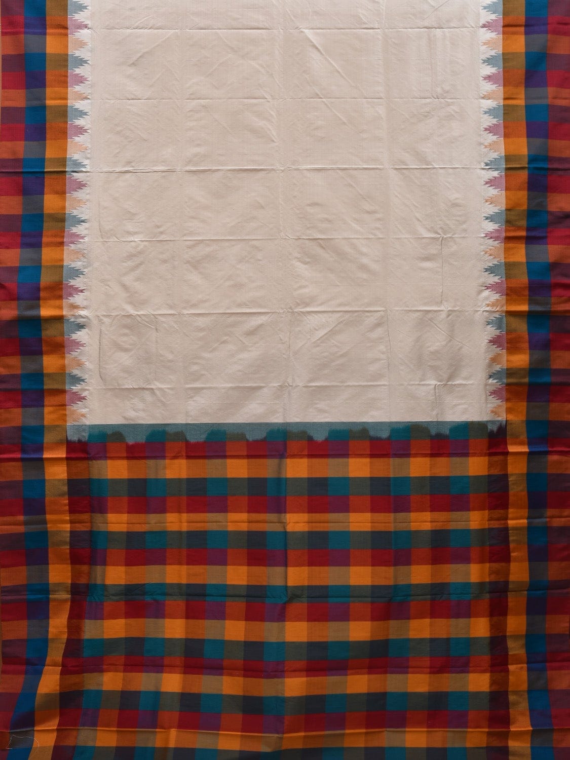 White Kanchipuram Silk Handloom Saree with Checks Border and Pallu Design k0516
