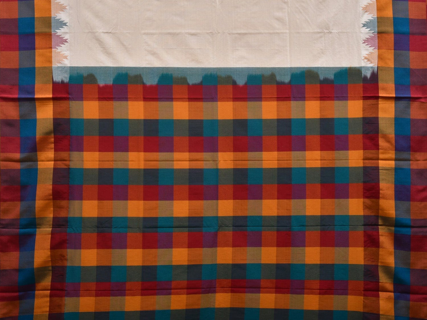 White Kanchipuram Silk Handloom Saree with Checks Border and Pallu Design k0516