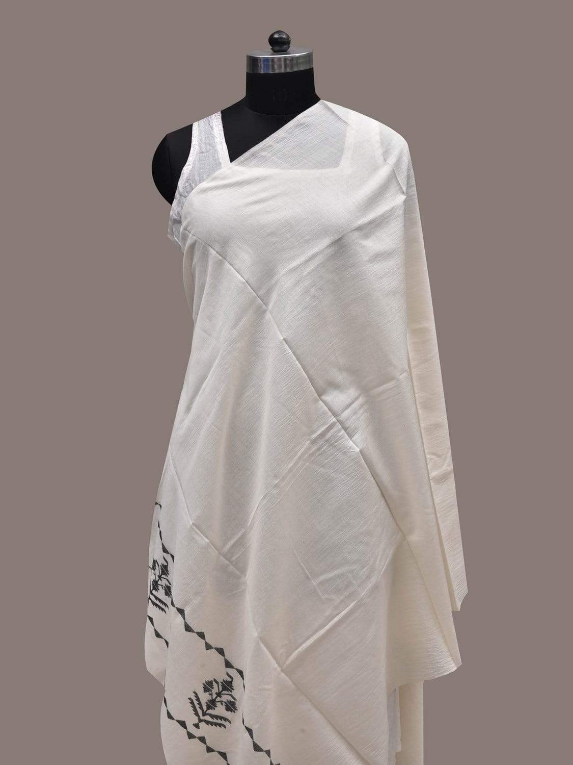 White Khadi Cotton Handloom Dupatta with Dhakai Design ds2484