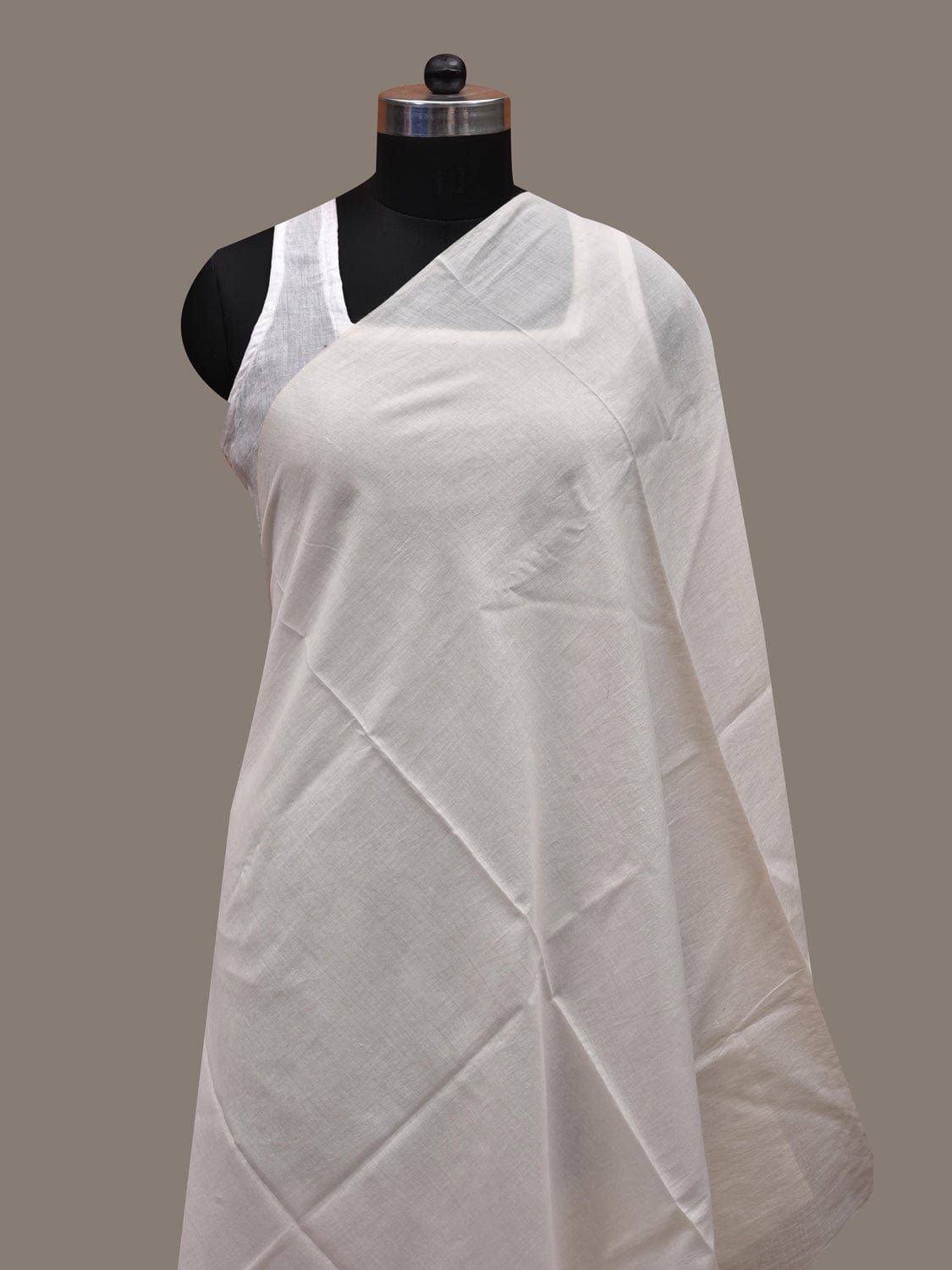 White Khadi Cotton Handloom Dupatta with Dhakai Design ds2650