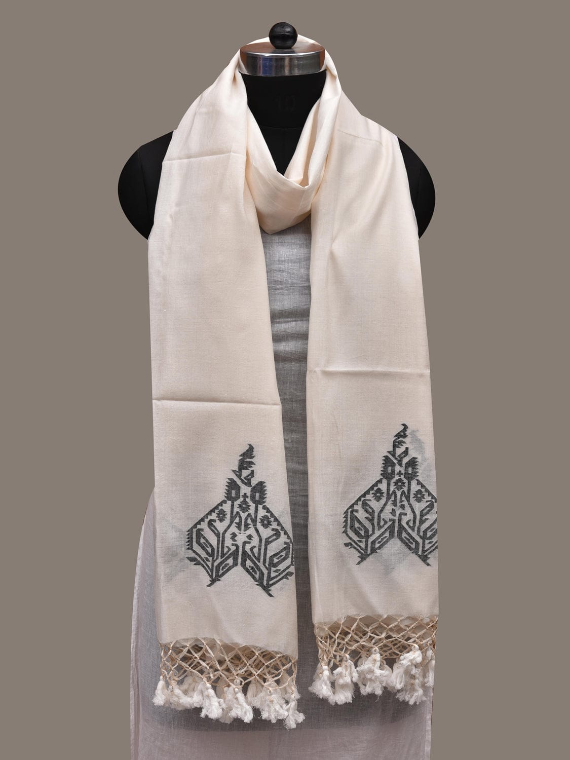 White Khadi Cotton Handloom Dupatta with Dhakai Design ds2650