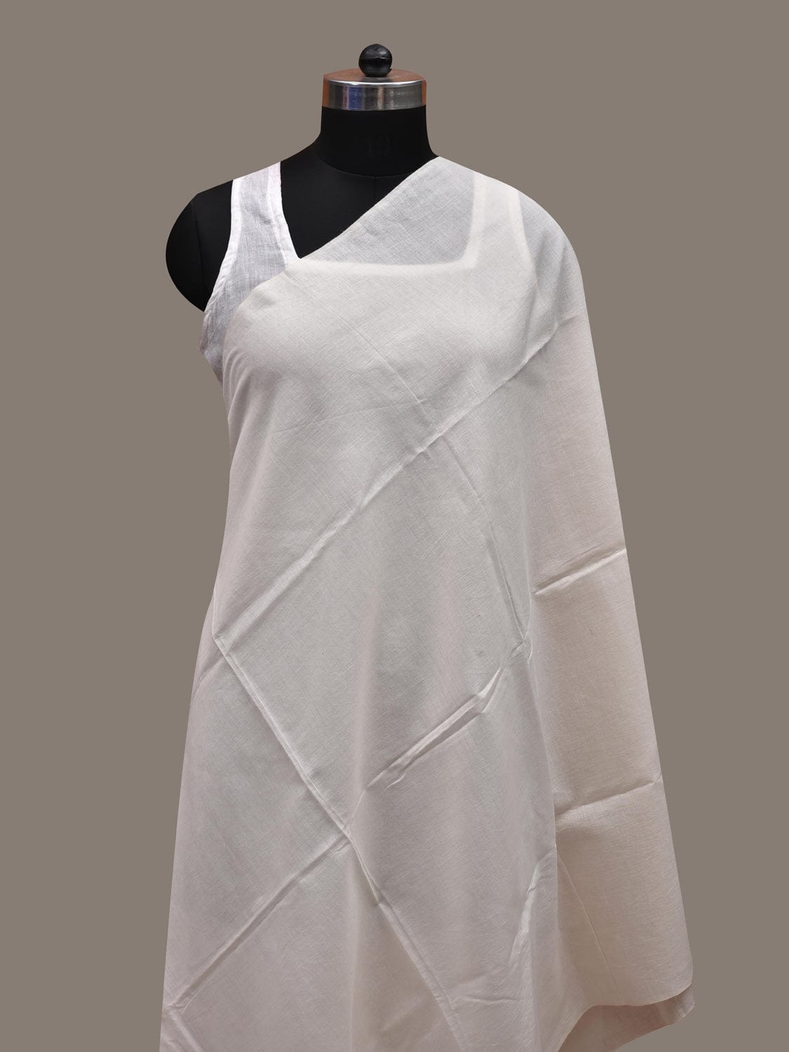 White Khadi Cotton Handloom Dupatta with Dhakai Design ds2654