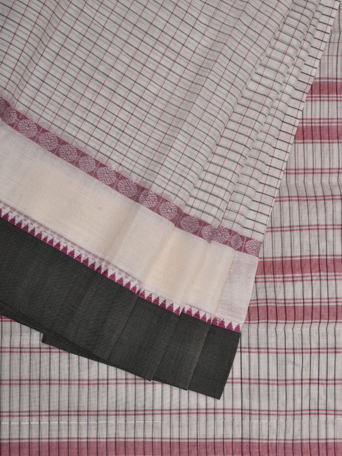 White Narayanpet Cotton Handloom Saree with Checks Design No Blouse np0638