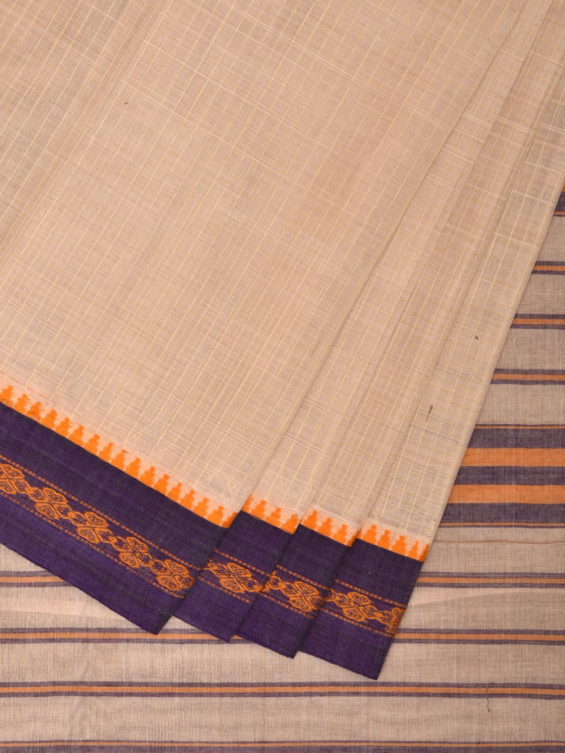 White Narayanpet Cotton Handloom Saree with Checks Design No Blouse np0856