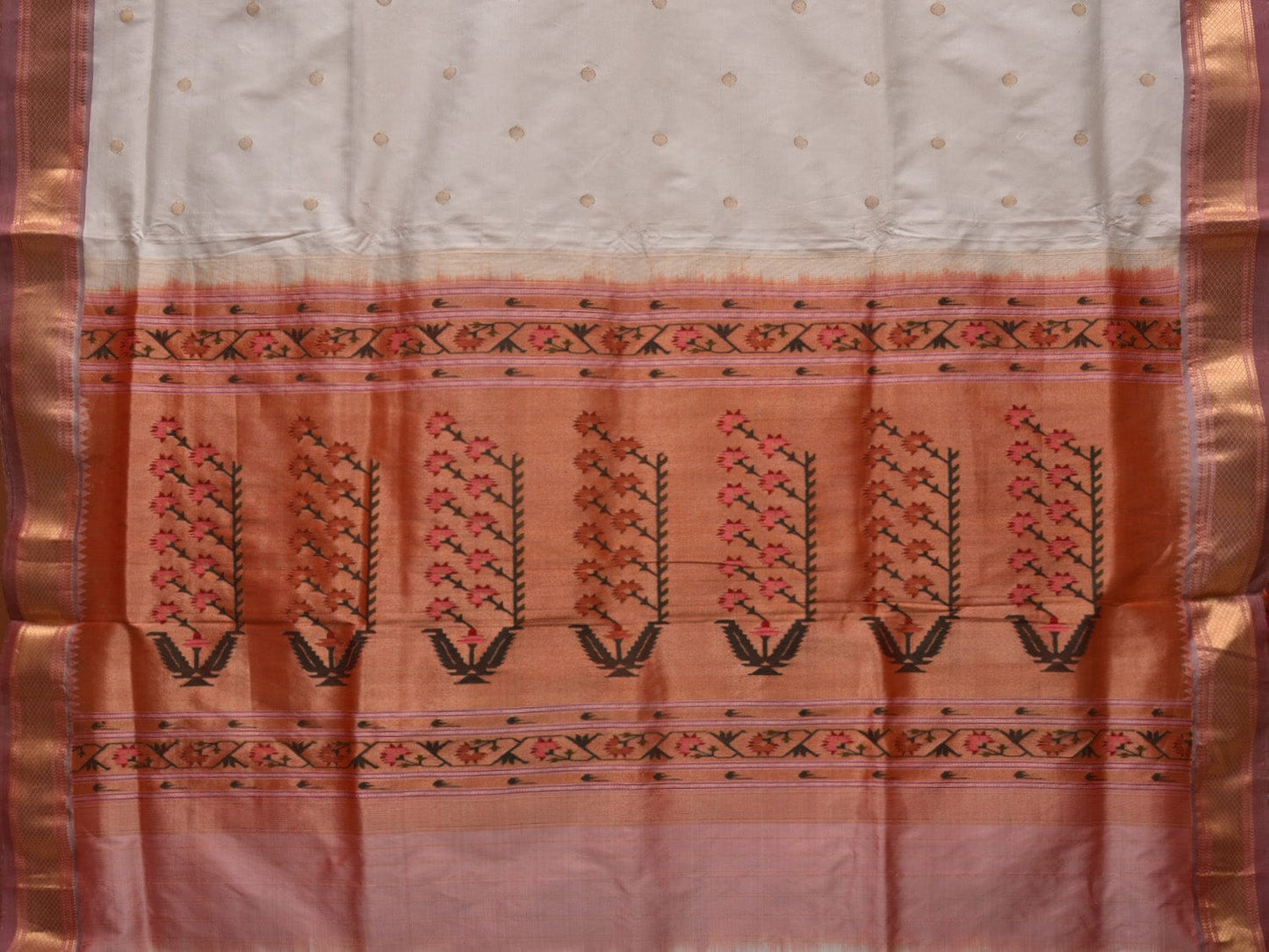 White Paithani Silk Handloom Saree with Special Pallu Design p0465
