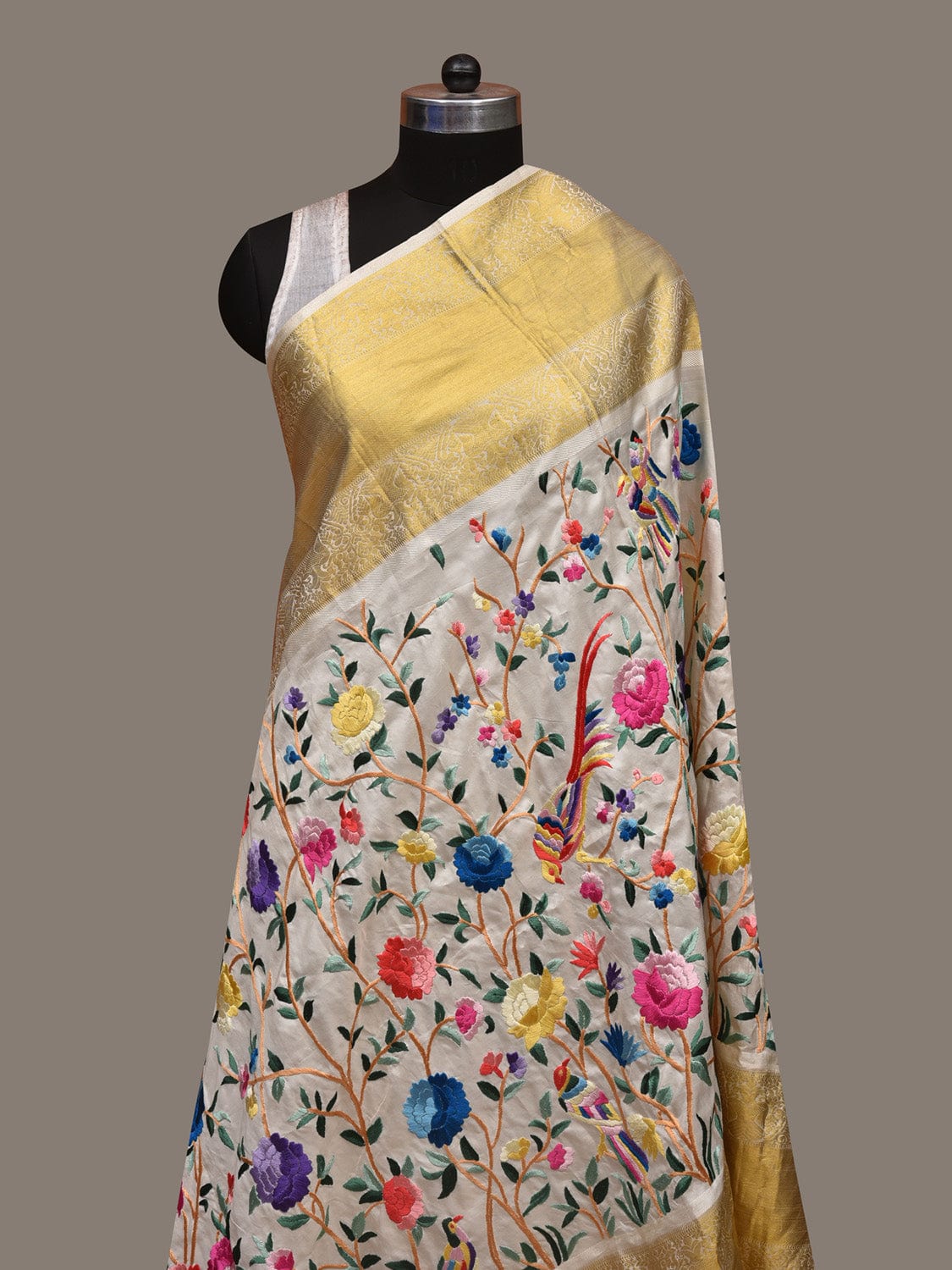 White Parsi Gara Kanchipuram Silk Handloom Dupatta Birds and Floral Design ds3000