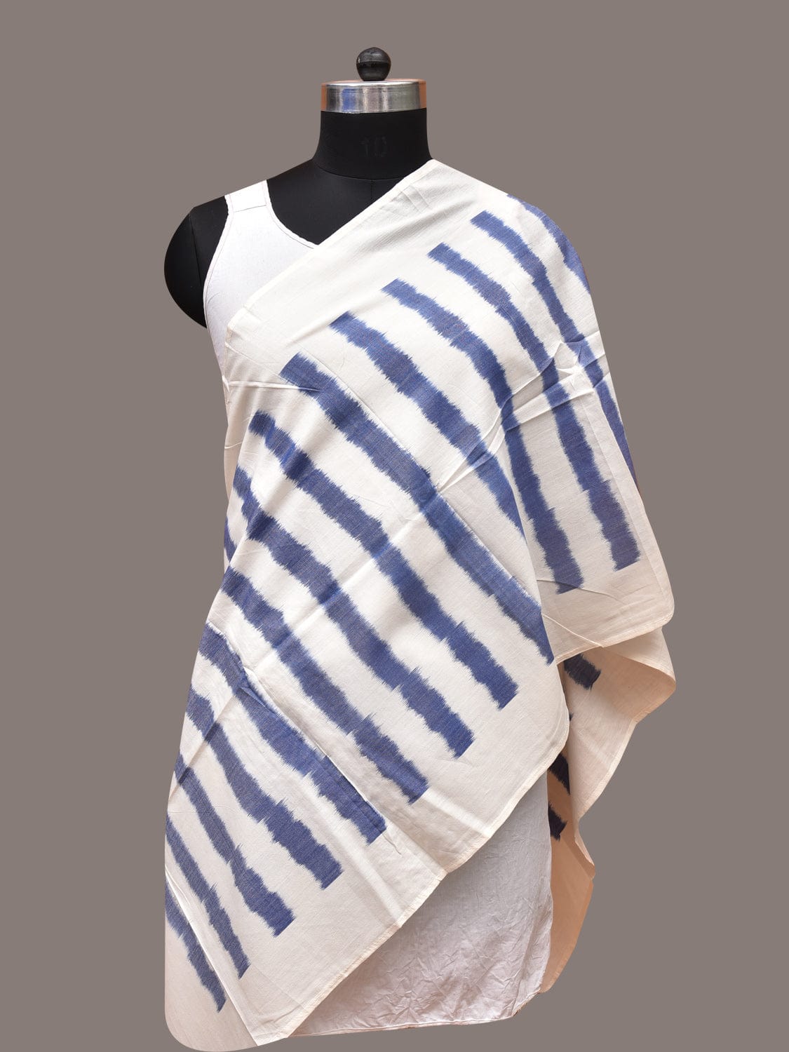 White Pochamaplly Ikat Cotton Handloom Stole with Strips Design ds3367