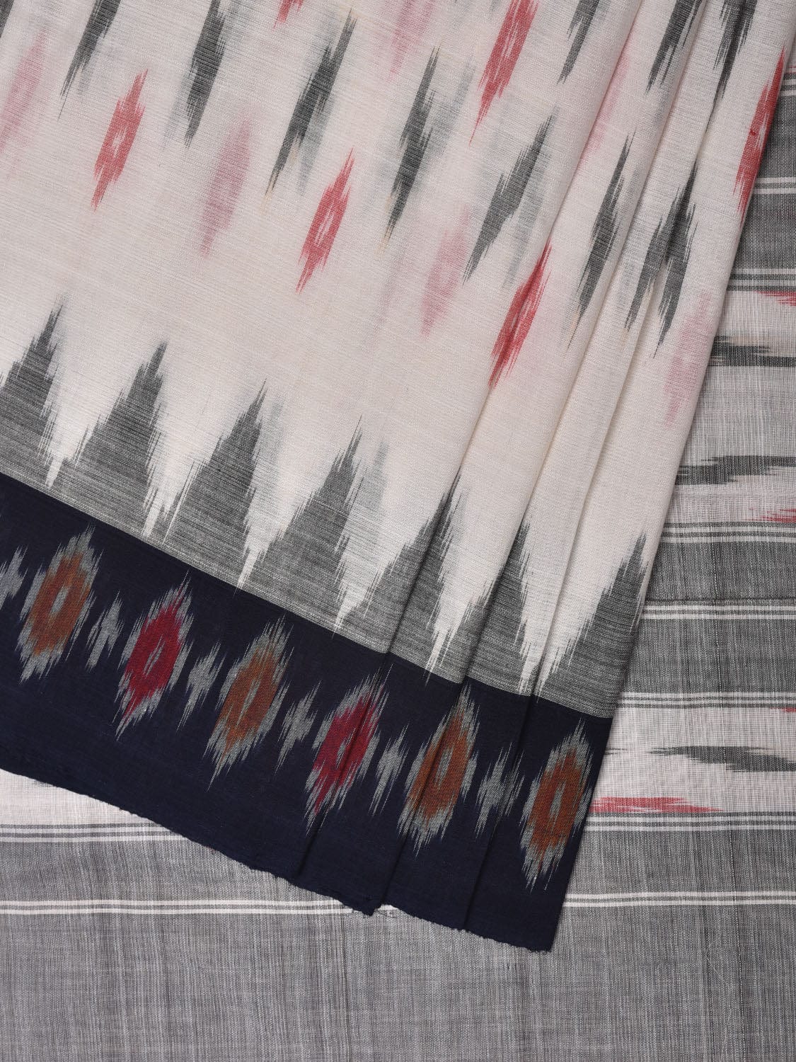 White Pochampally Ikat Cotton Handloom Saree with Temple Border Design No Blouse i0822