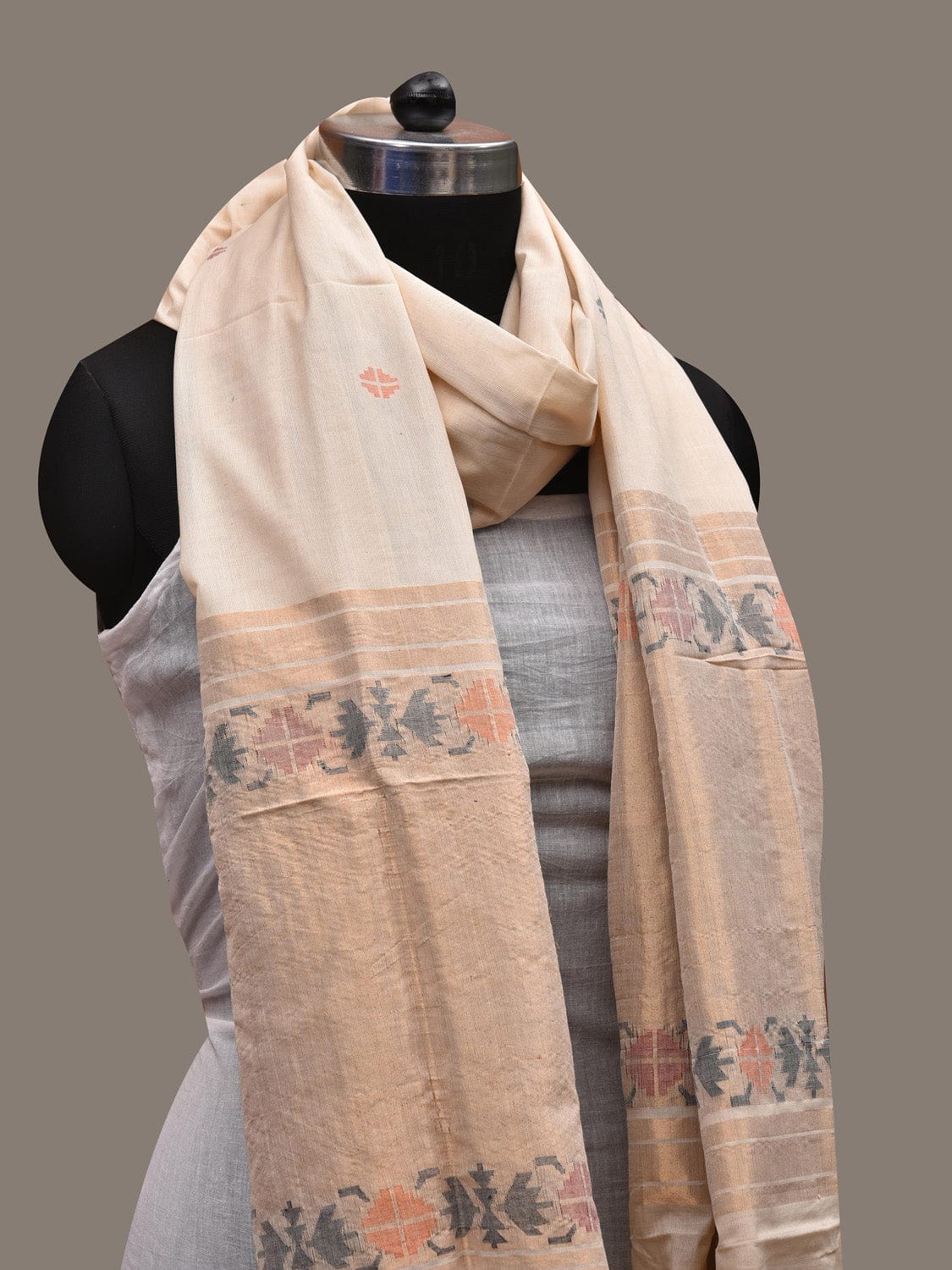 White Uppada Cotton Handloom Dupatta with Paithani Design ds2657