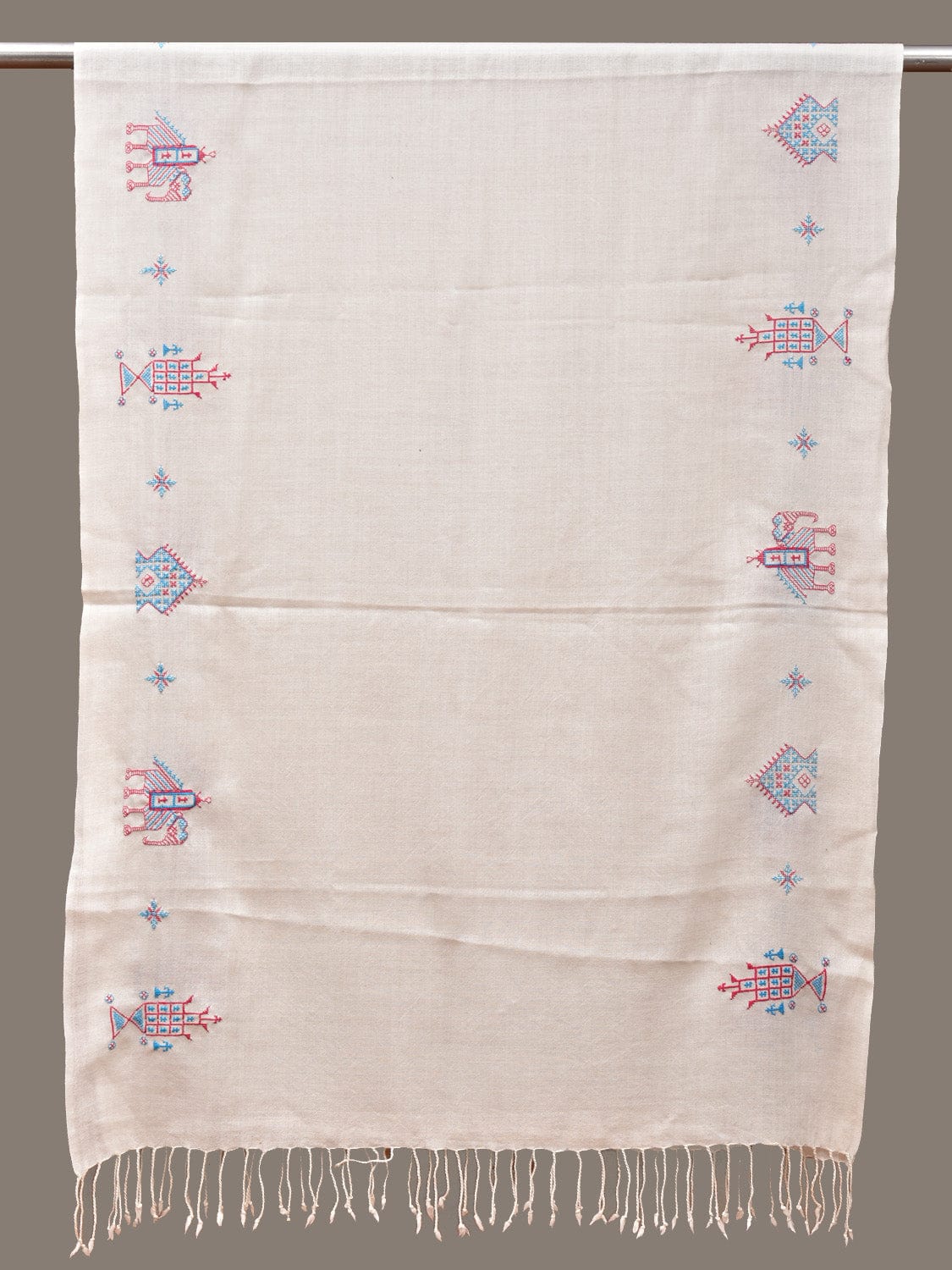 White Woolen Dupatta with Kasuti Work Design ds3283