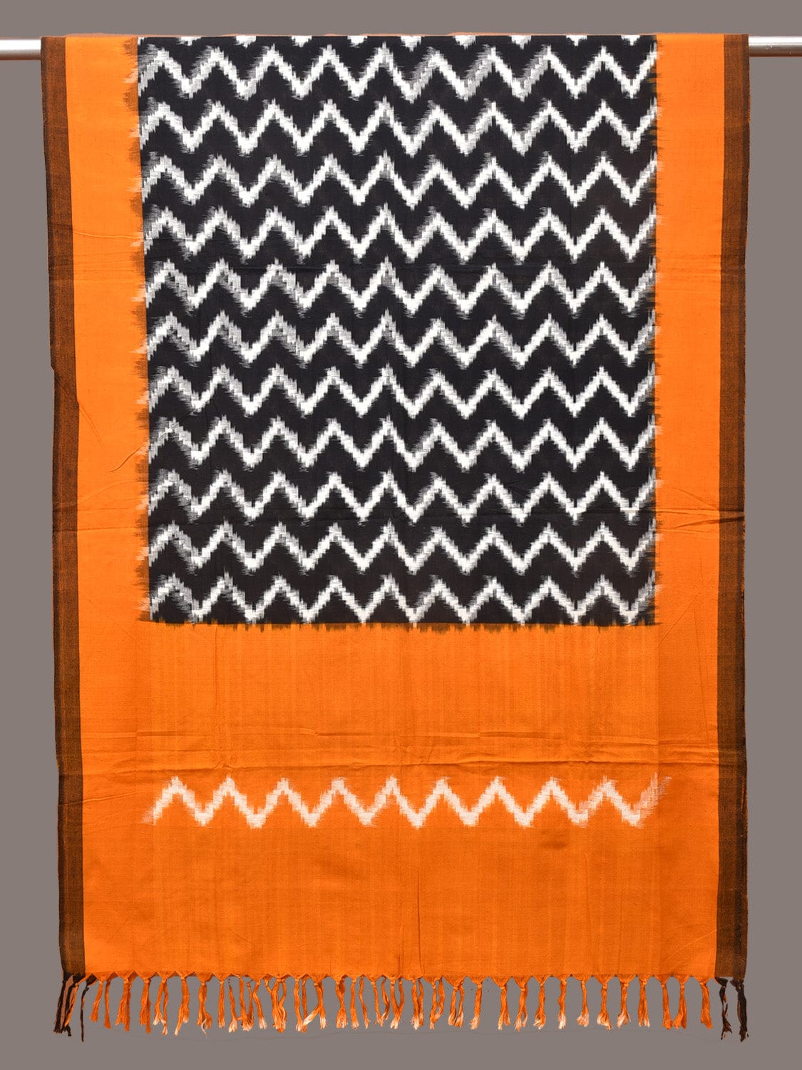 Yellow and Black Pochampally Ikat Cotton Handloom Dupatta with Zig-Zag Design ds0211