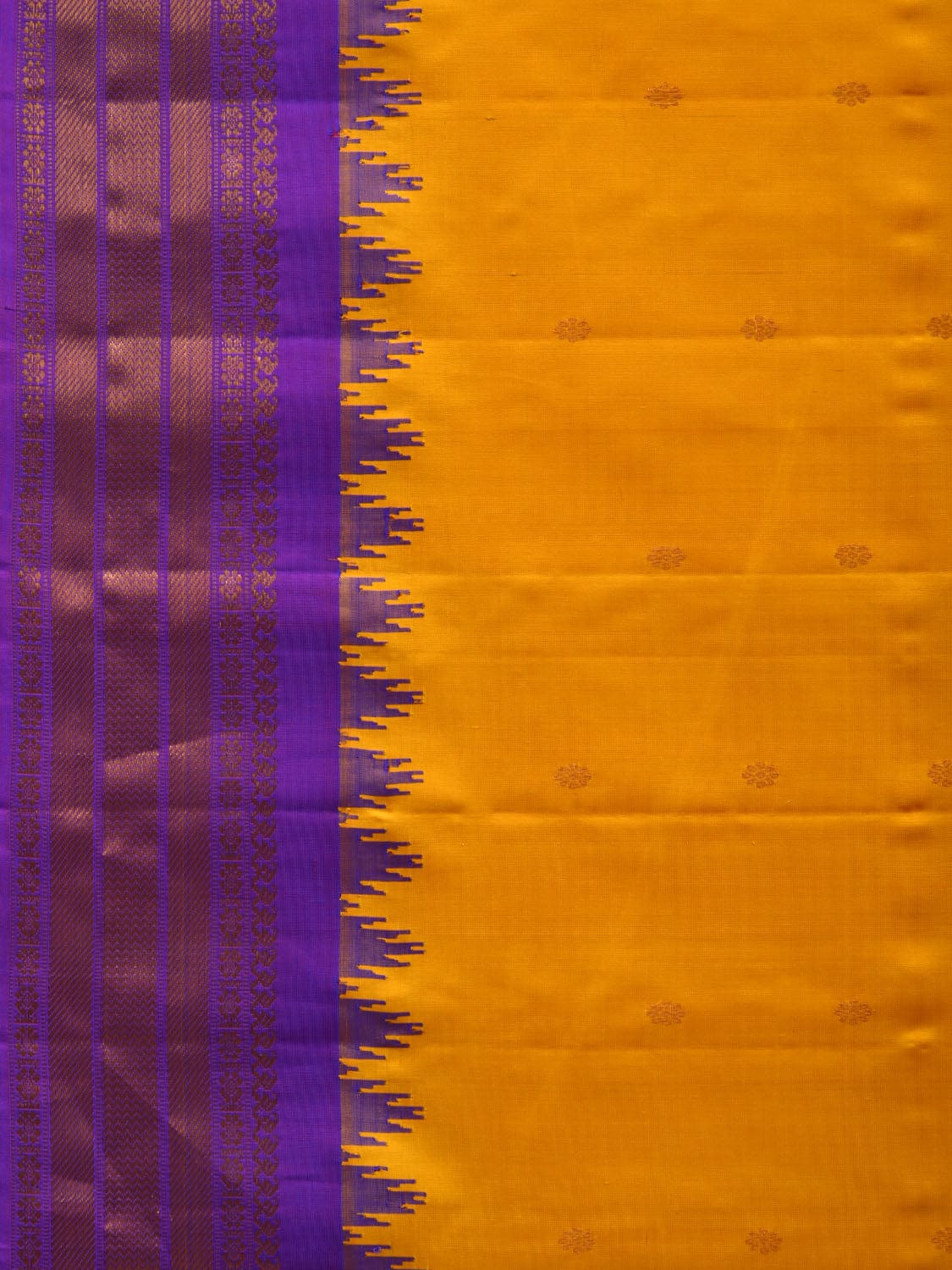 Yellow and Lavender Gadwal Silk Handloom Saree with Border and Pallu Design g0289