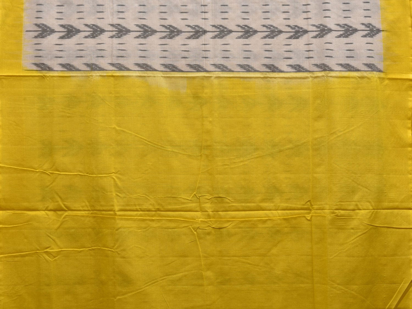 Yellow and White Pochampally Ikat Cotton Handloom Saree with Arrow Head Design i0652