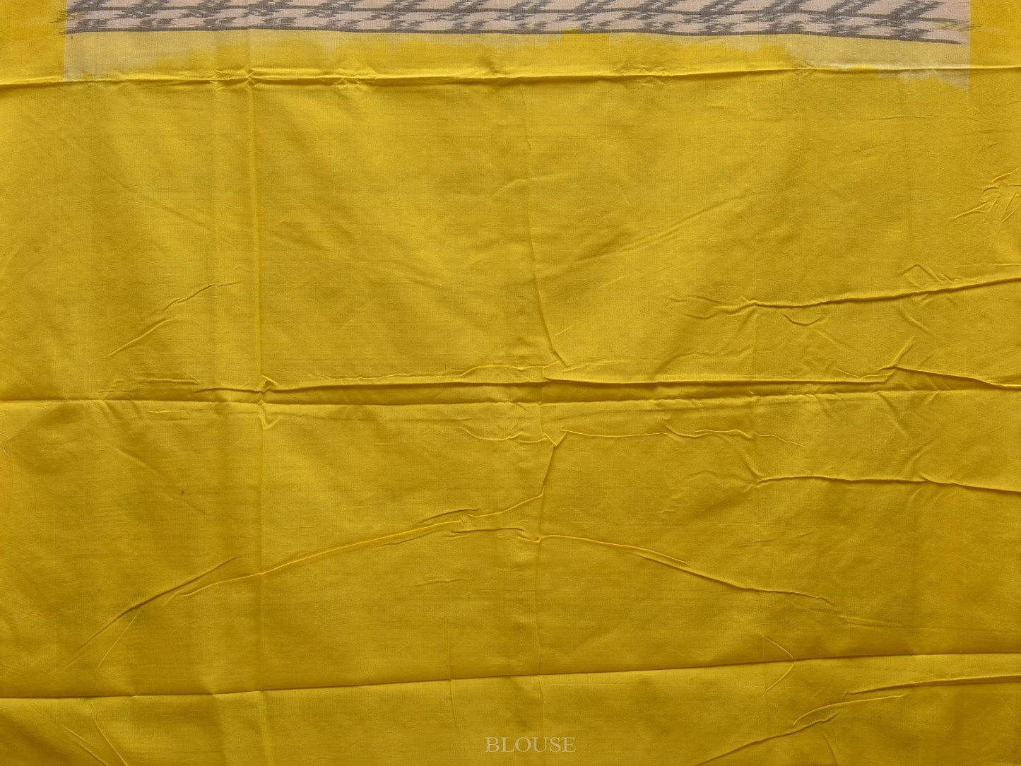 Yellow and White Pochampally Ikat Cotton Handloom Saree with Arrow Head Design i0652
