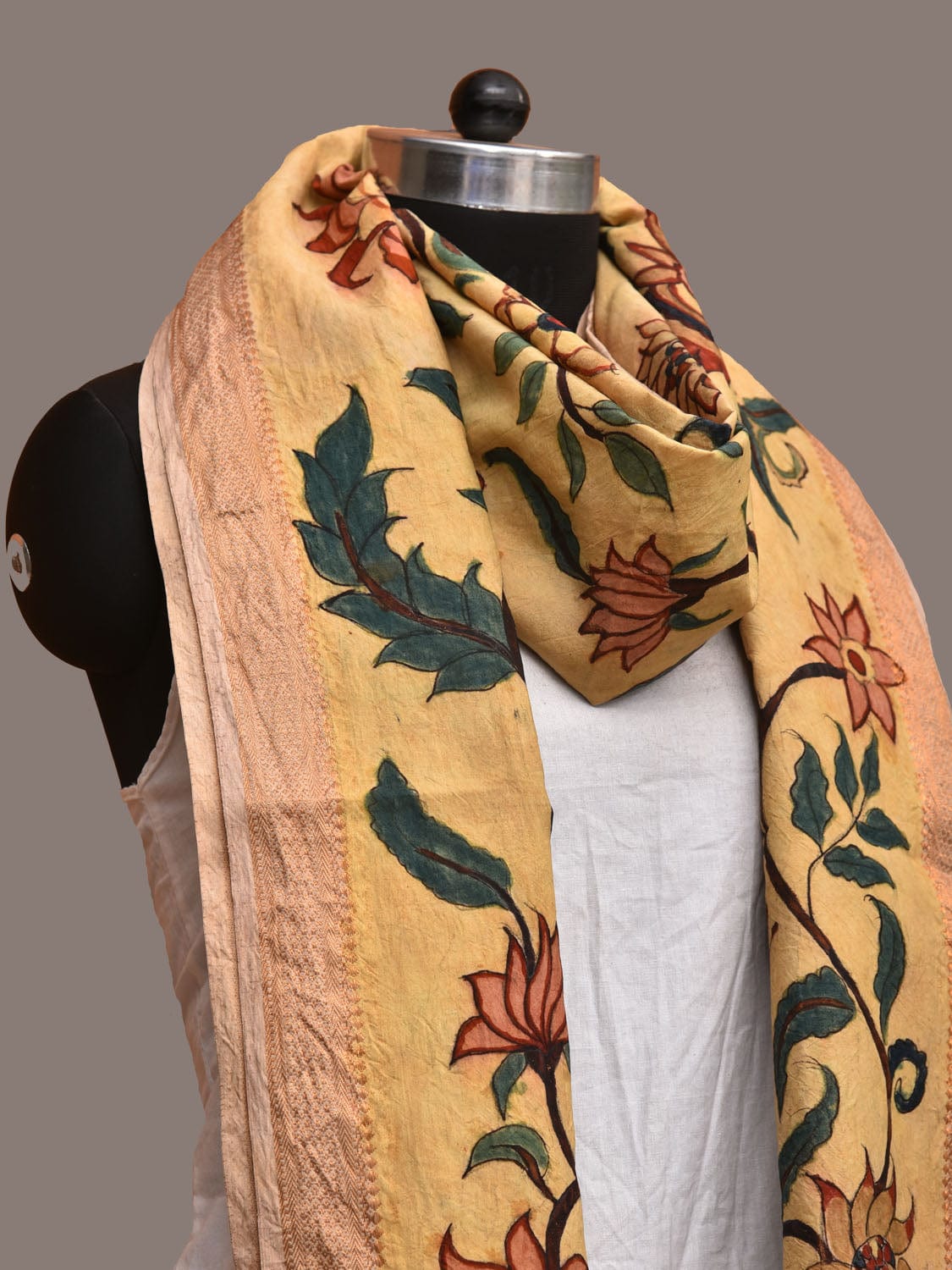 Yellow Kalamkari Hand Painted Cotton Handloom Dupatta with Floral Design ds3187