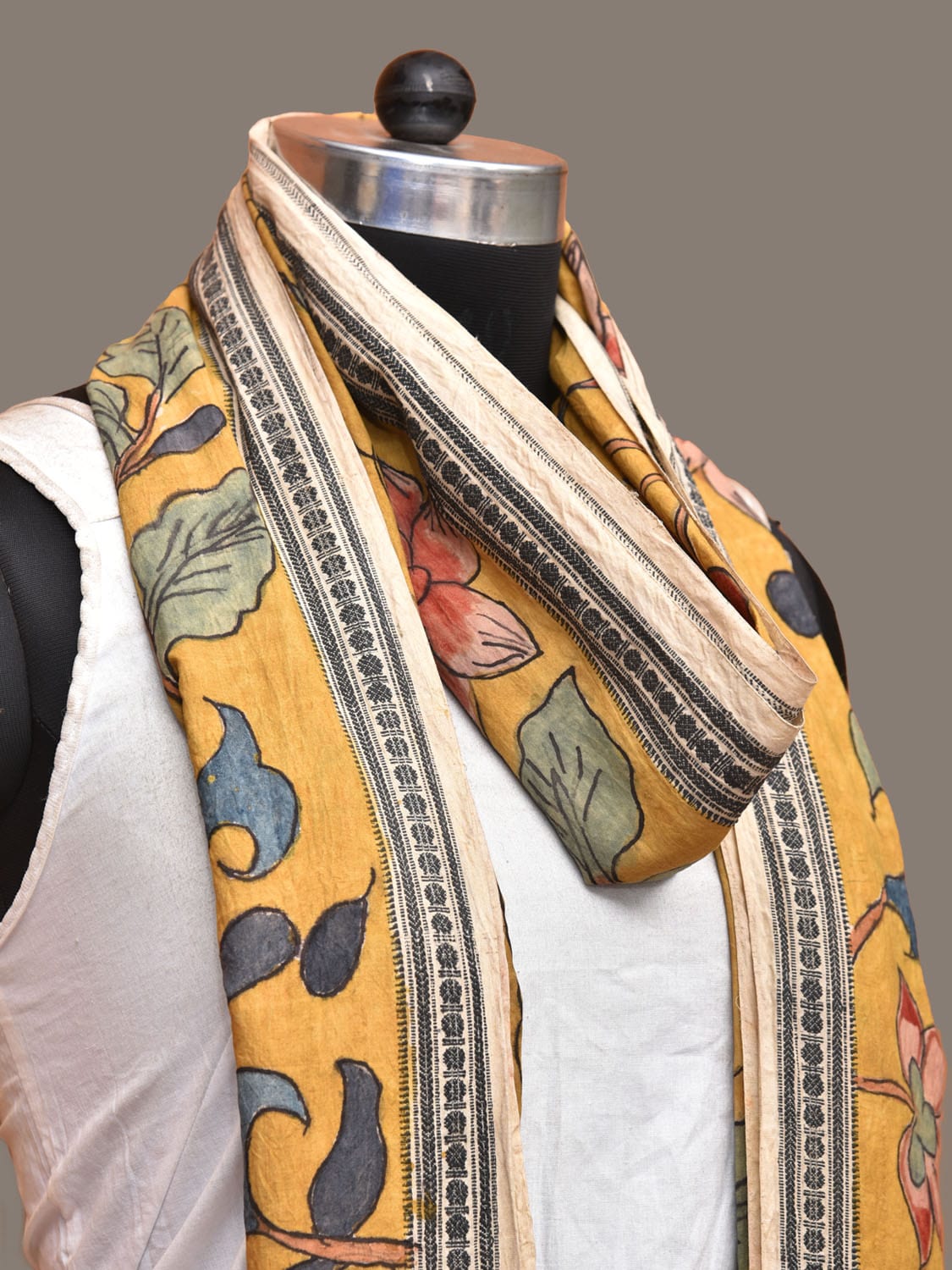 Yellow Kalamkari Hand Painted Cotton Handloom Dupatta with Floral Design ds3277
