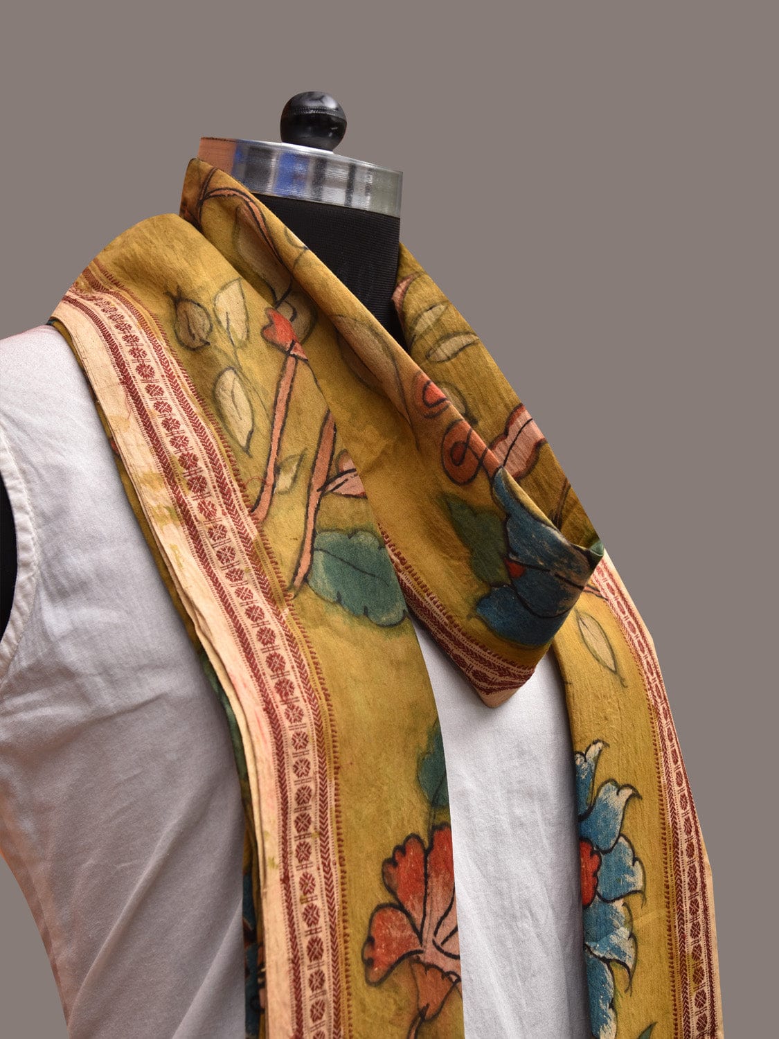 Yellow Kalamkari Hand Painted Cotton Handloom Dupatta with Floral Design ds3633