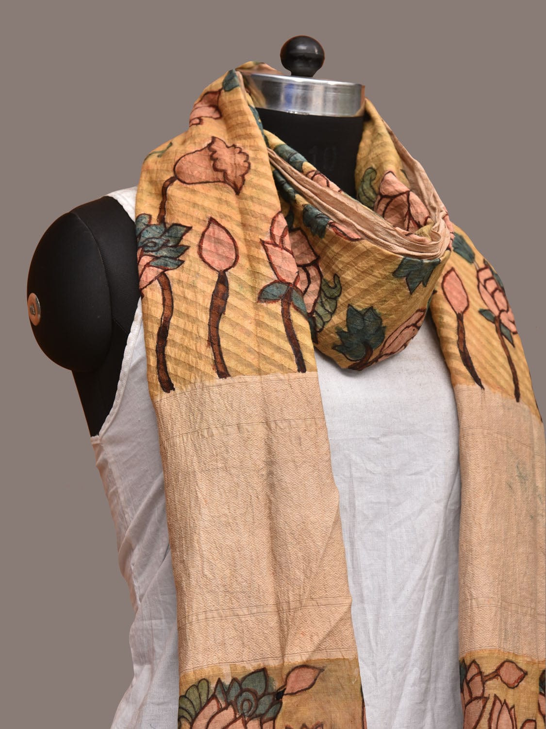 Yellow Kalamkari Hand Painted Cotton Silk Handloom Dupatta with Lotus Flowers Design ds3189