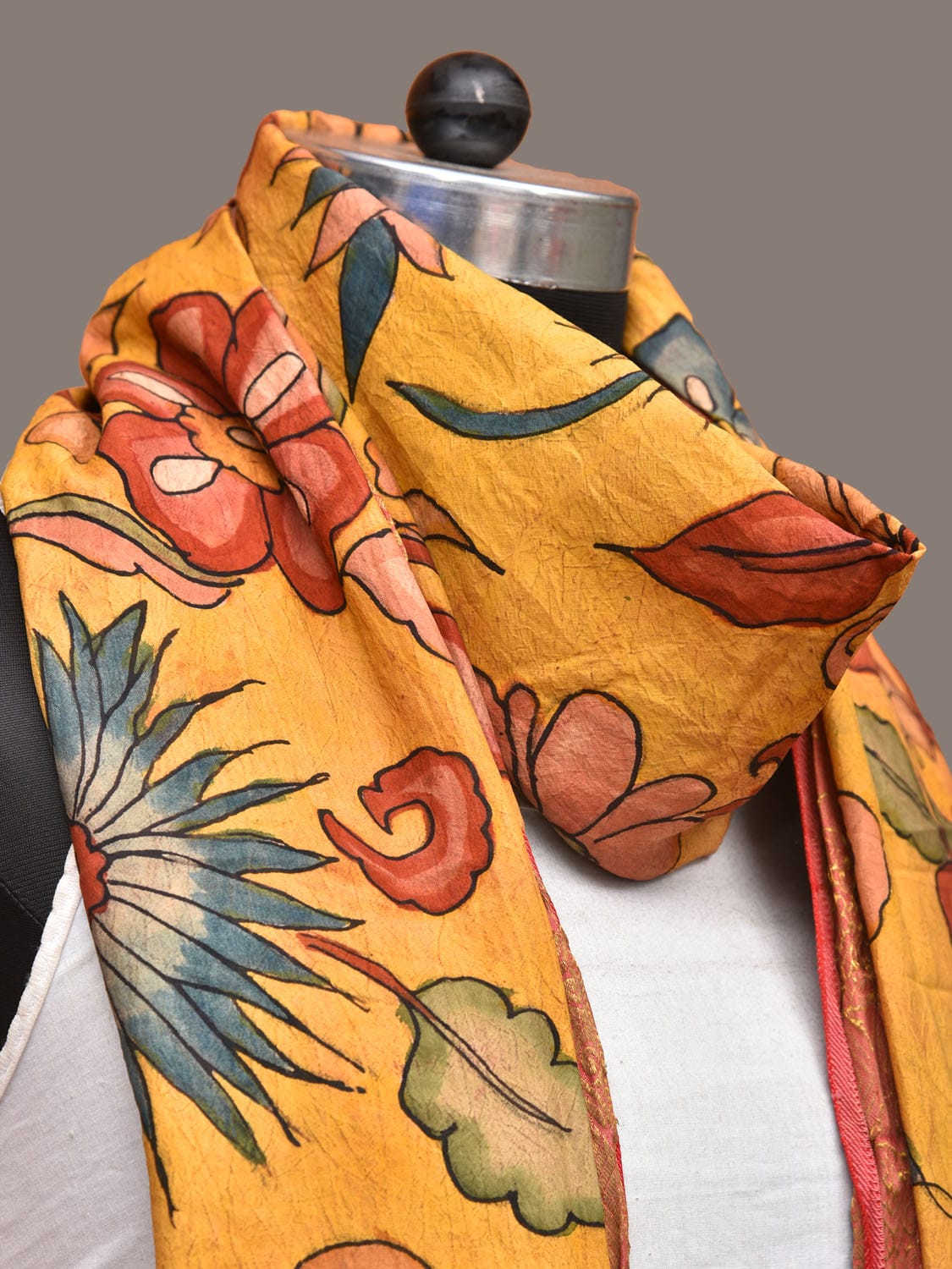 Yellow Kalamkari Hand Painted Kanchipuram Silk Handloom Dupatta with Floral Design ds3284