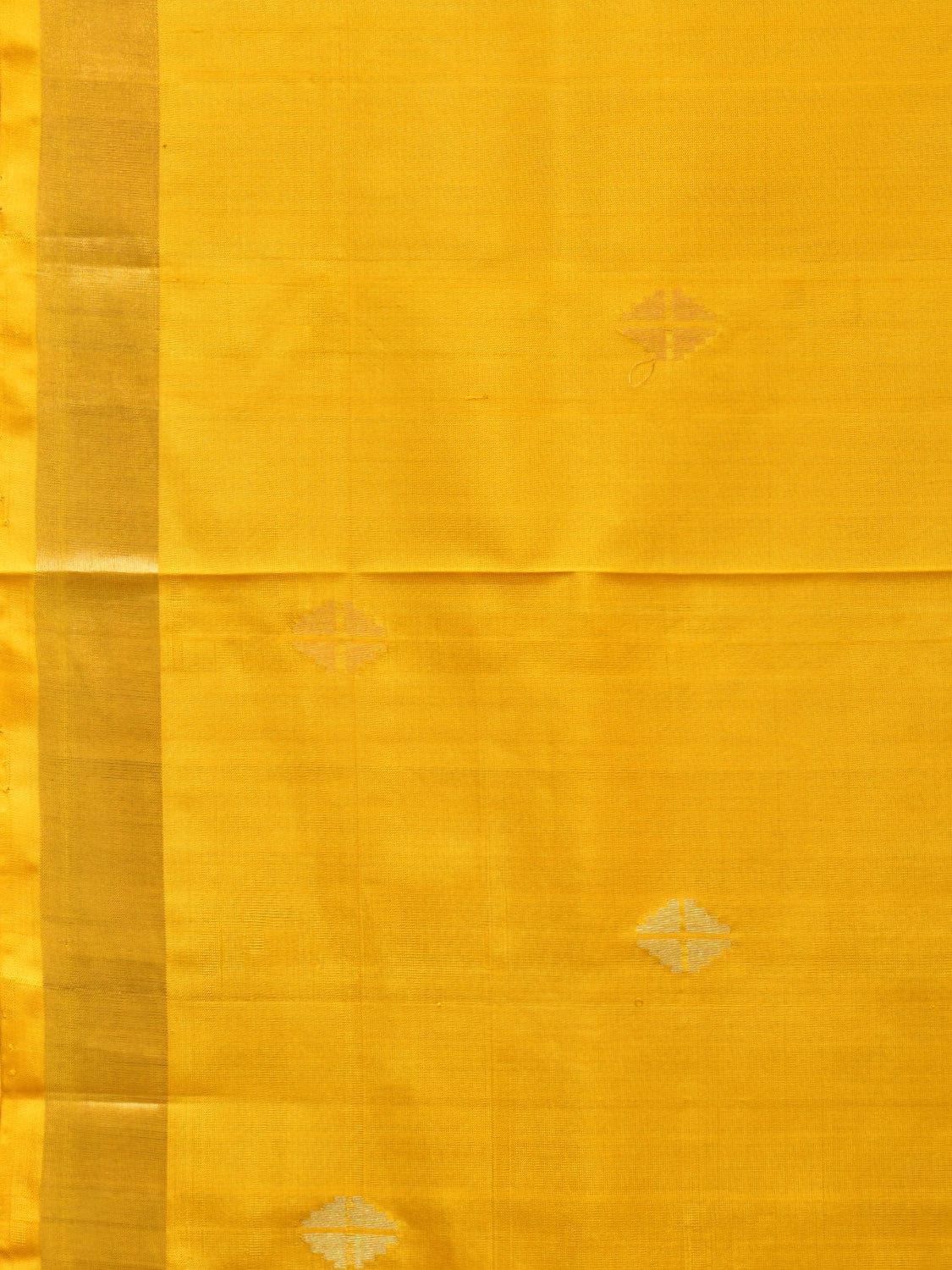 Yellow Uppada Silk Handloom Saree with Mango Pallu Design u2157