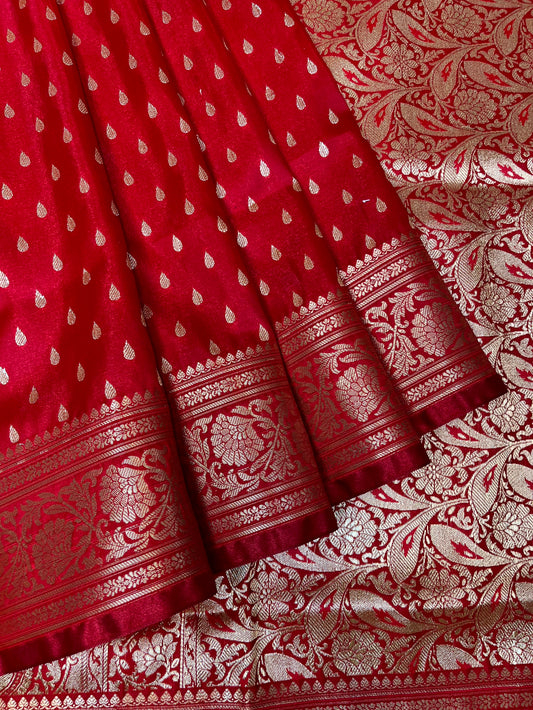 Red Katan Banarasi Saree with Gold Zari Floral Weaving And Grand Pallu B0649ds