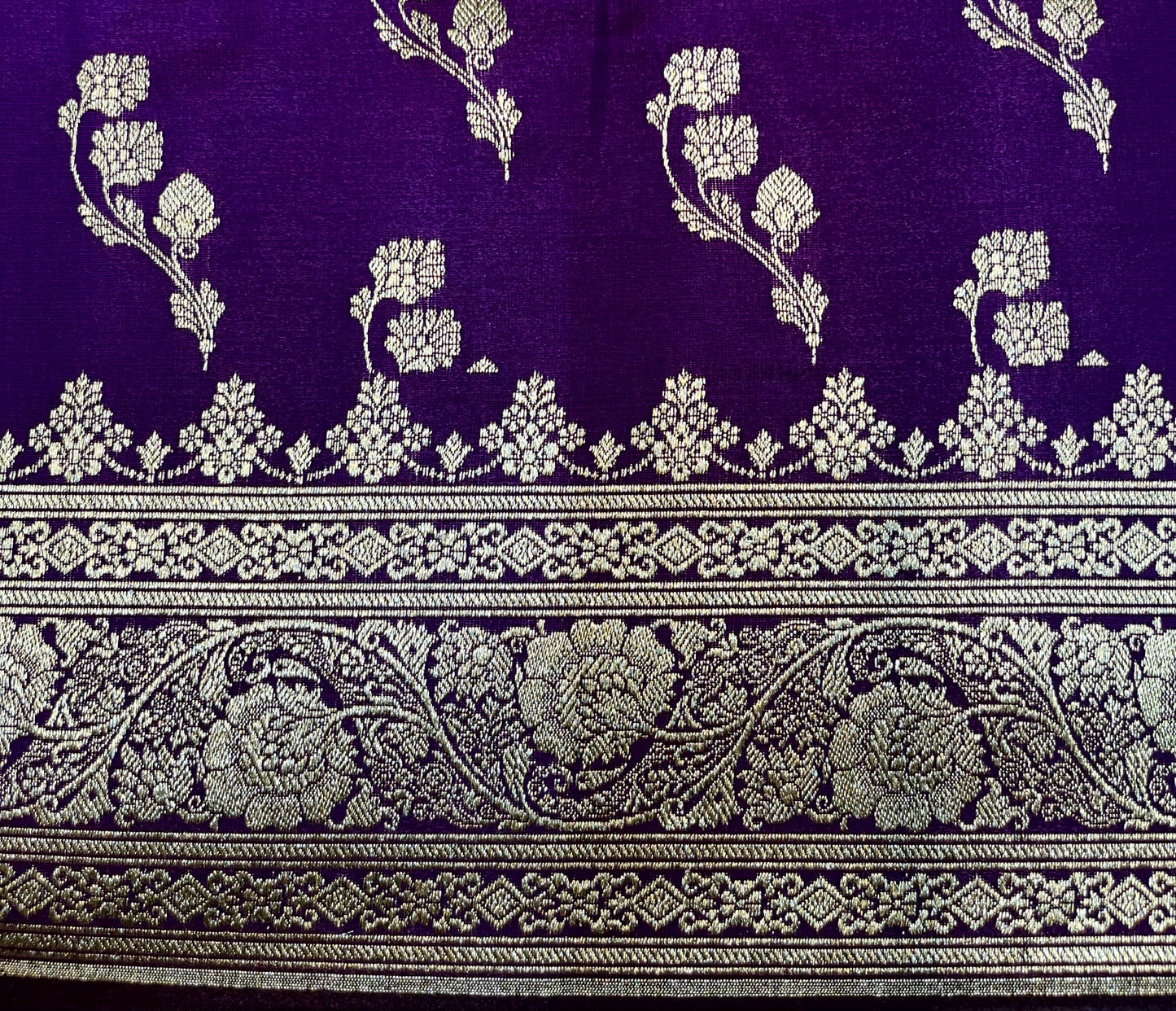 Dark Purple Katan Banarasi Saree with Silver Zari Floral Weaving And Grand Pallu B0514ds