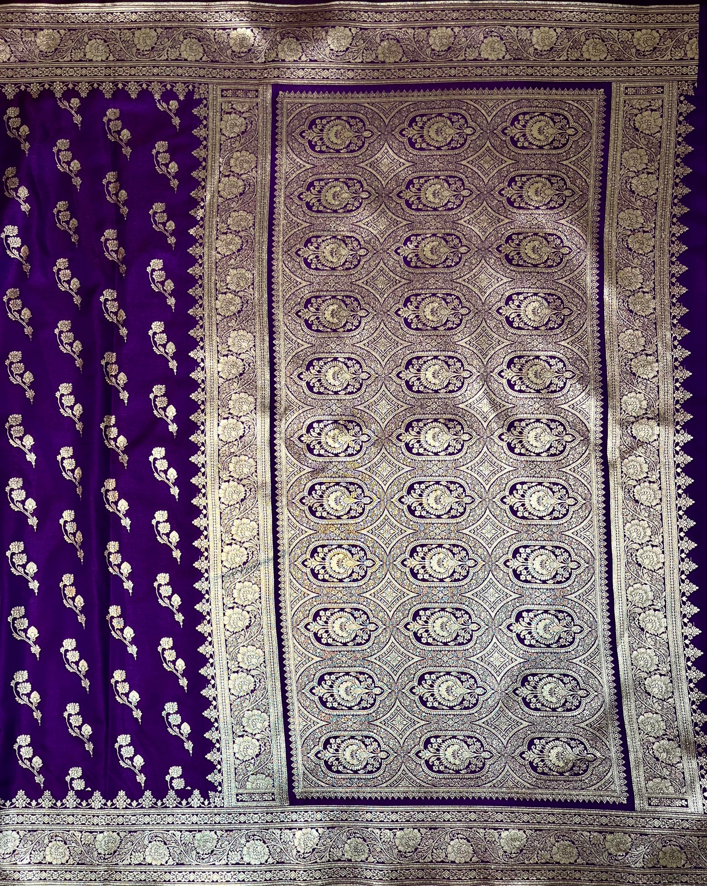 Dark Purple Katan Banarasi Saree with Silver Zari Floral Weaving And Grand Pallu B0514ds