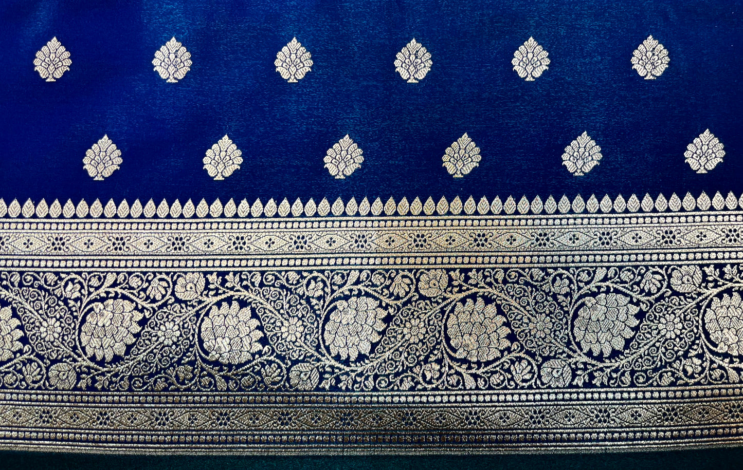 Dark Blue Katan Banarasi Saree with Silver Zari Floral Weaving And Grand Pallu B0512ds