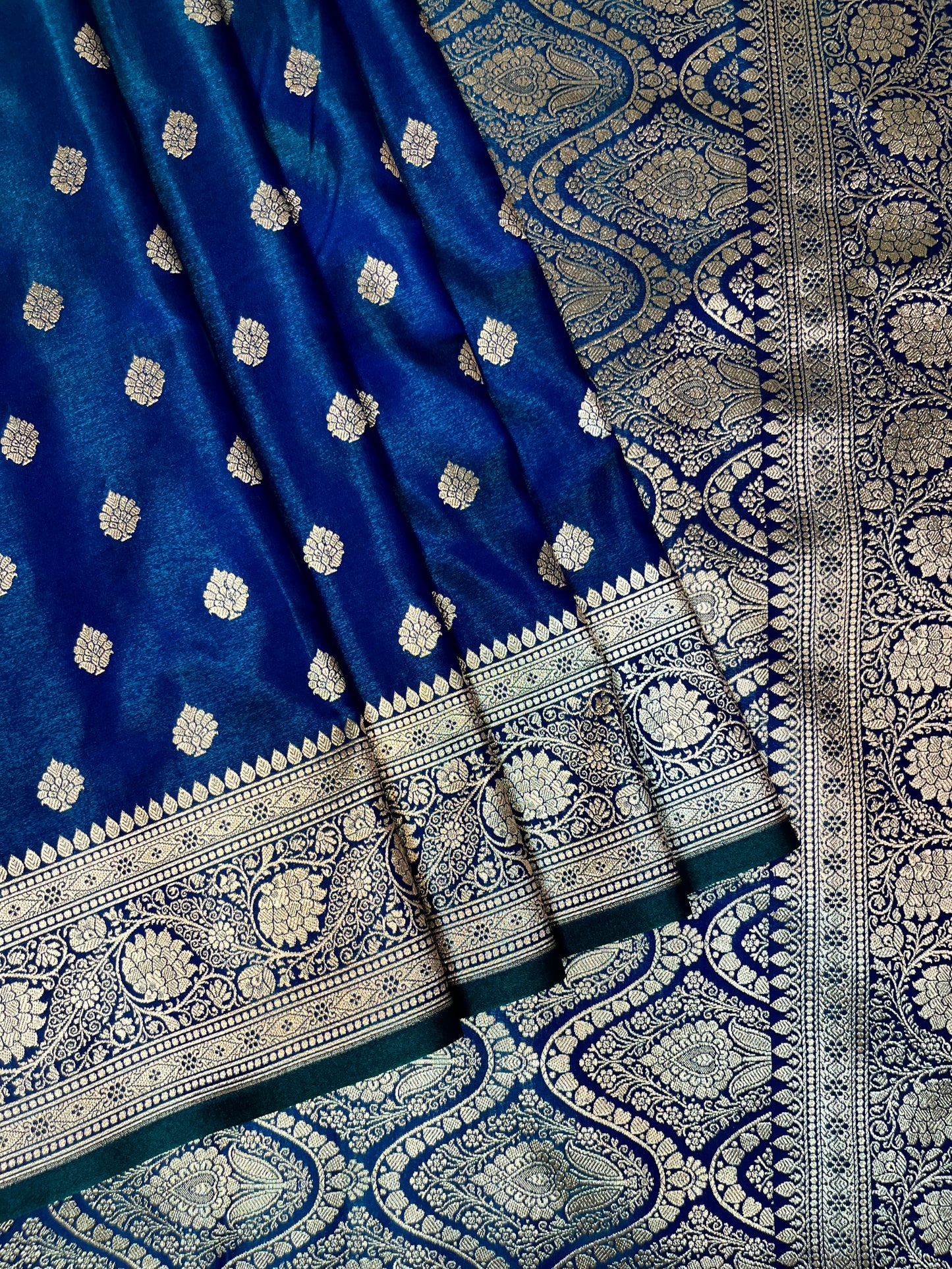 Dark Blue Katan Banarasi Saree with Silver Zari Floral Weaving And Grand Pallu B0512ds