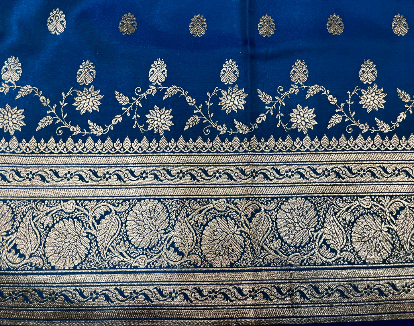 Light Blue Katan Banarasi Saree with Silver Zari Floral Weaving And Grand Pallu B0511ds