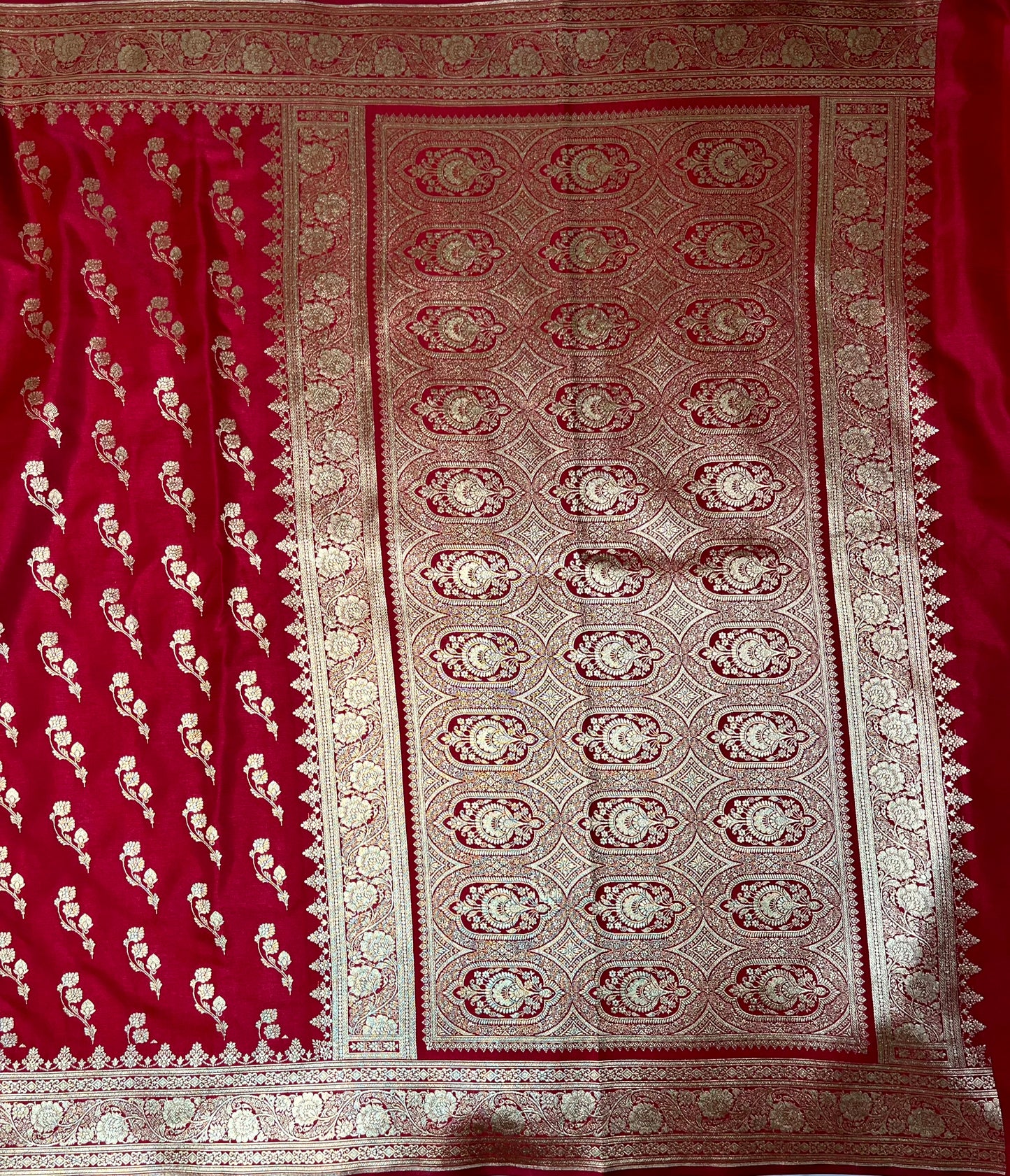 Pink Katan Banarasi Saree with Silver Zari Floral Weaving And Grand Pallu B0509ds