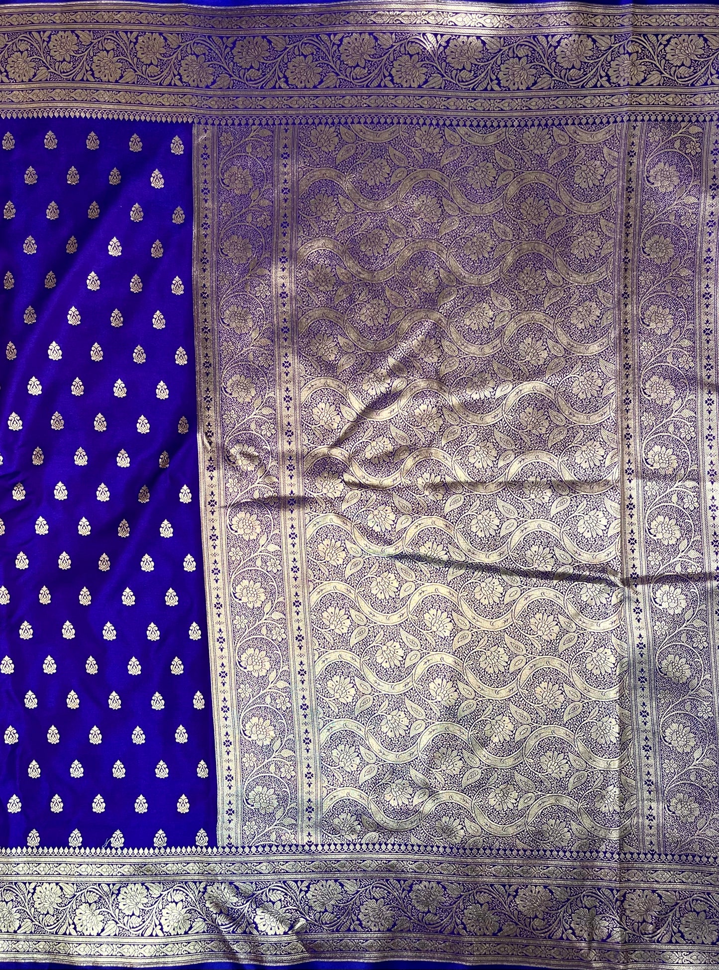Dark Purple Katan Banarasi Saree with Silver Zari Floral Weaving & Grand Pallu B0508ds