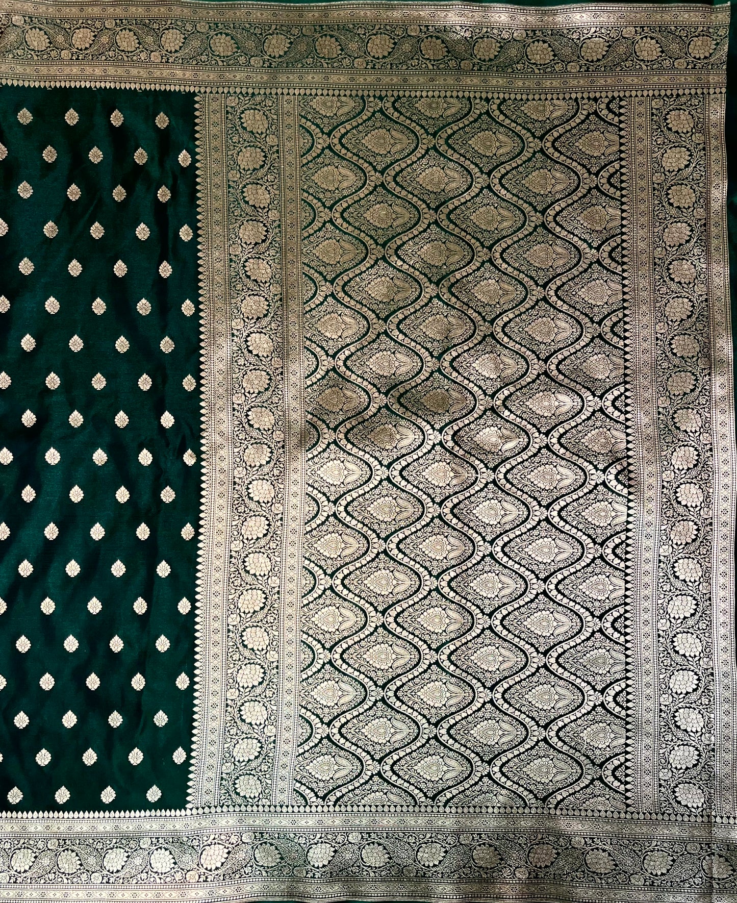 Dark Green Katan Banarasi Saree with Silver Zari Floral Weaving & Grand Pallu B0507ds