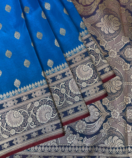 Light Blue and Red Katan Banarasi Saree with Silver Zari Floral Weaving And Grand Pallu B0526ds