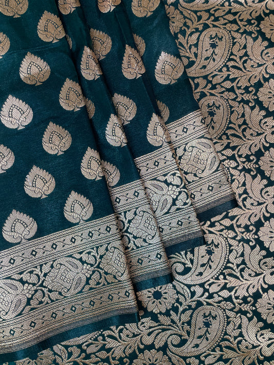 Green Katan Banarasi Saree with Silver Zari Floral Weaving And Grand Pallu B0534ds
