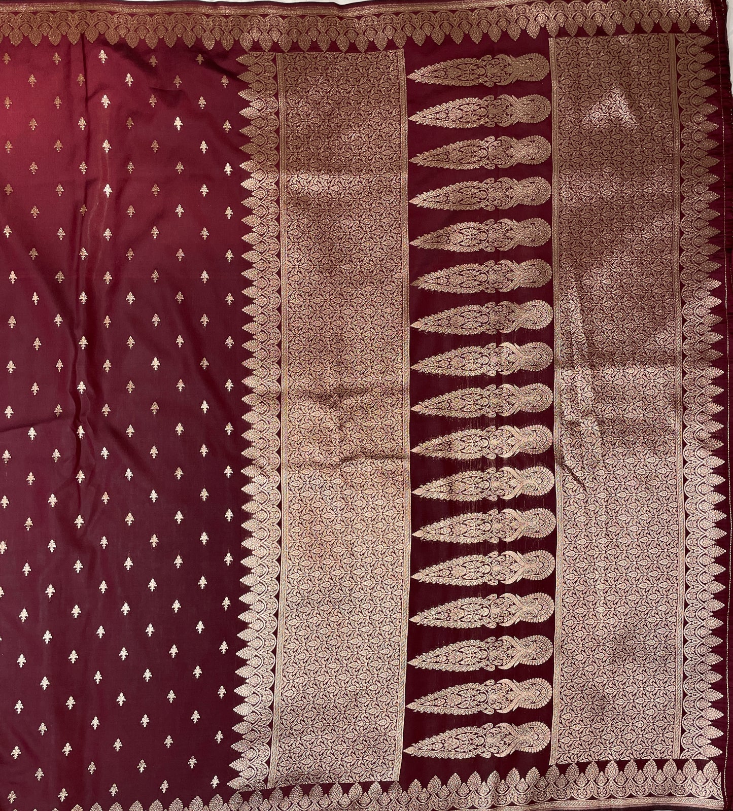 Brown Katan Banarasi Saree with Silver Zari Floral Weaving And Grand Pallu B0541ds