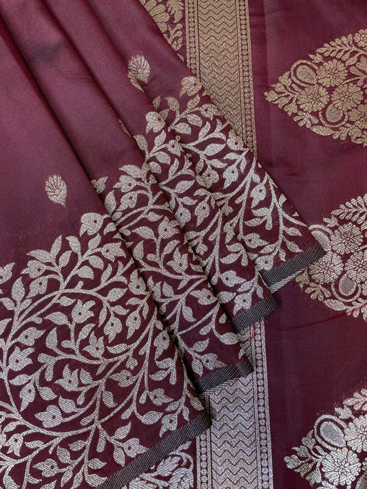 Brown Katan Banarasi Saree with Silver Zari Floral Weaving And Grand Pallu B0546ds