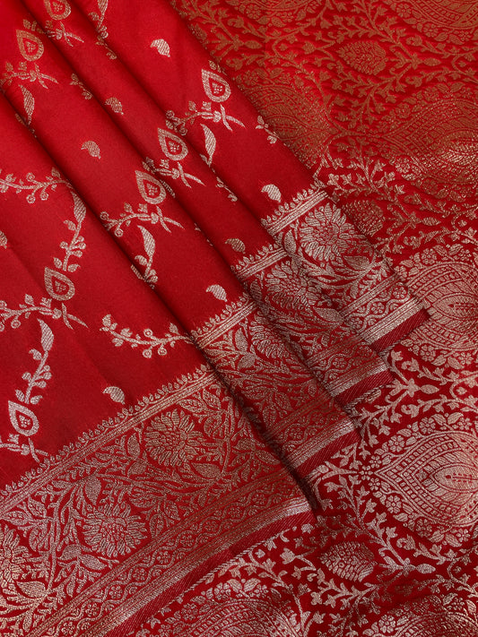 Red Katan Banarasi Saree with Silver Zari Floral Weaving And Grand Pallu  B0549ds