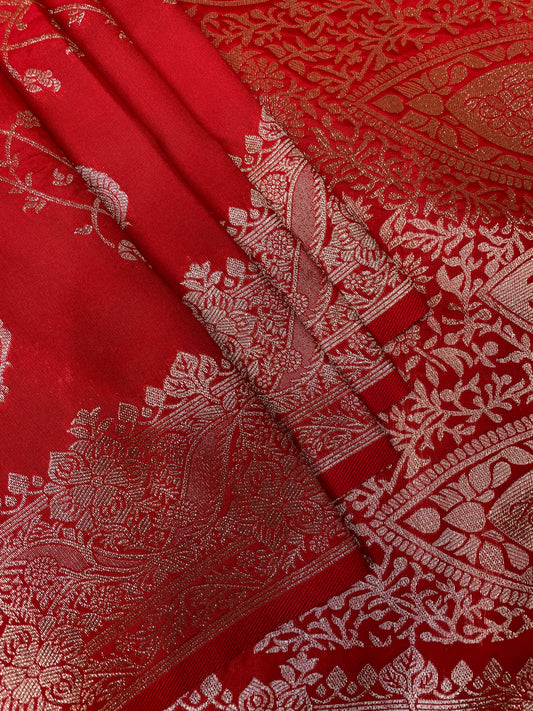 Red Katan Banarasi Saree with Silver Zari Floral Weaving And Grand Pallu B0553ds