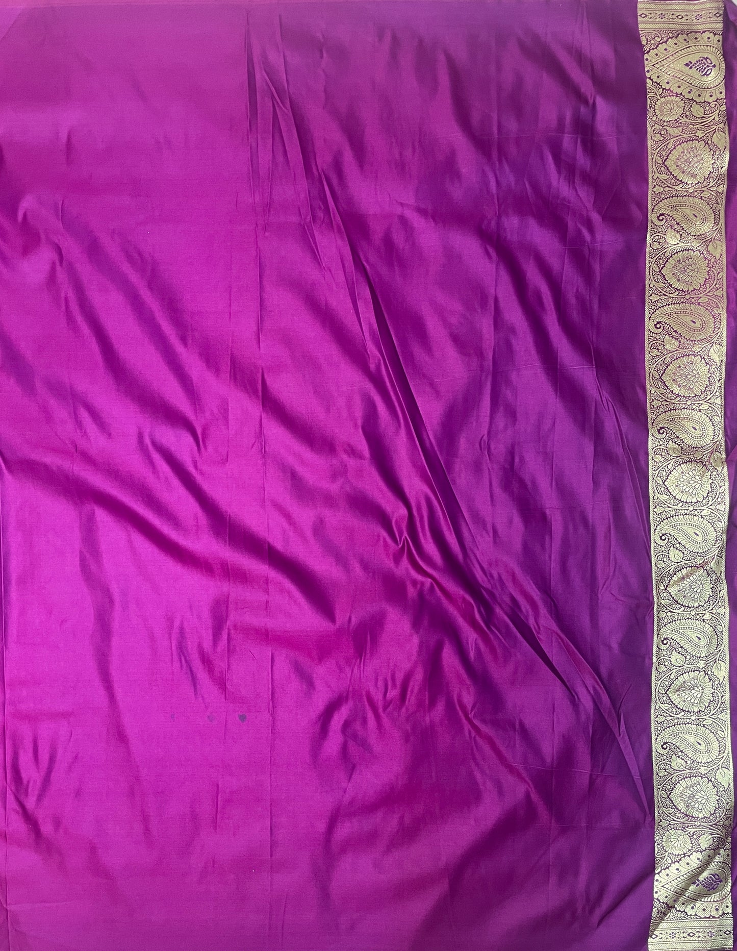 Purple Katan Banarasi Saree with Silver Zari Floral Weaving And Grand Pallu B0573ds
