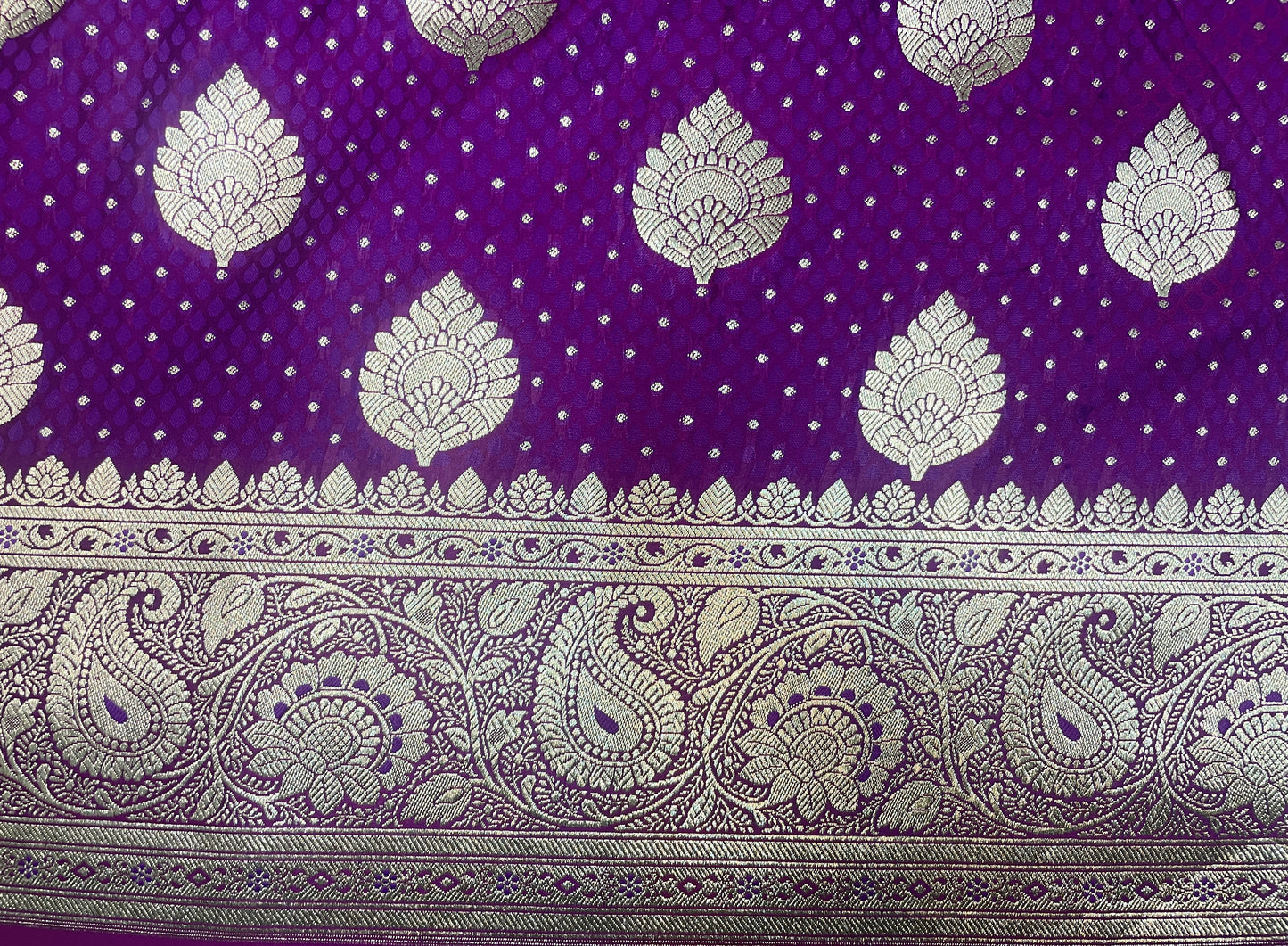 Purple Katan Banarasi Saree with Silver Zari Floral Weaving And Grand Pallu B0573ds