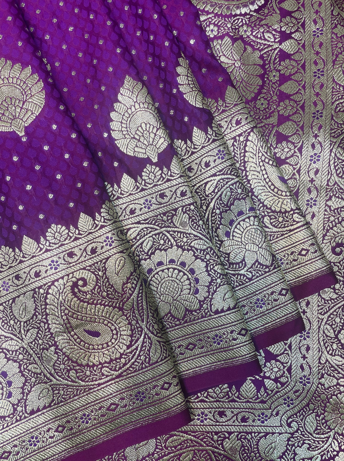 Purple Katan Banarasi Saree with Silver Zari Floral Weaving And Grand Pallu B0573ds