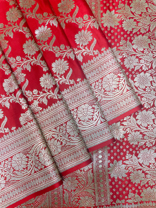 Red Katan Banarasi Saree with Silver Zari Floral Weaving And Grand Pallu B0580ds