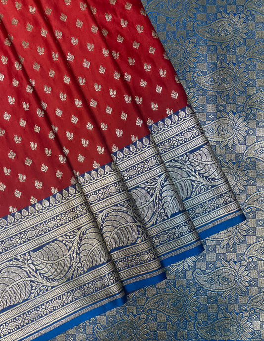 Maroon And Blue Katan Banarasi Saree with Silver Zari Floral Weaving And Grand Pallu B0581ds