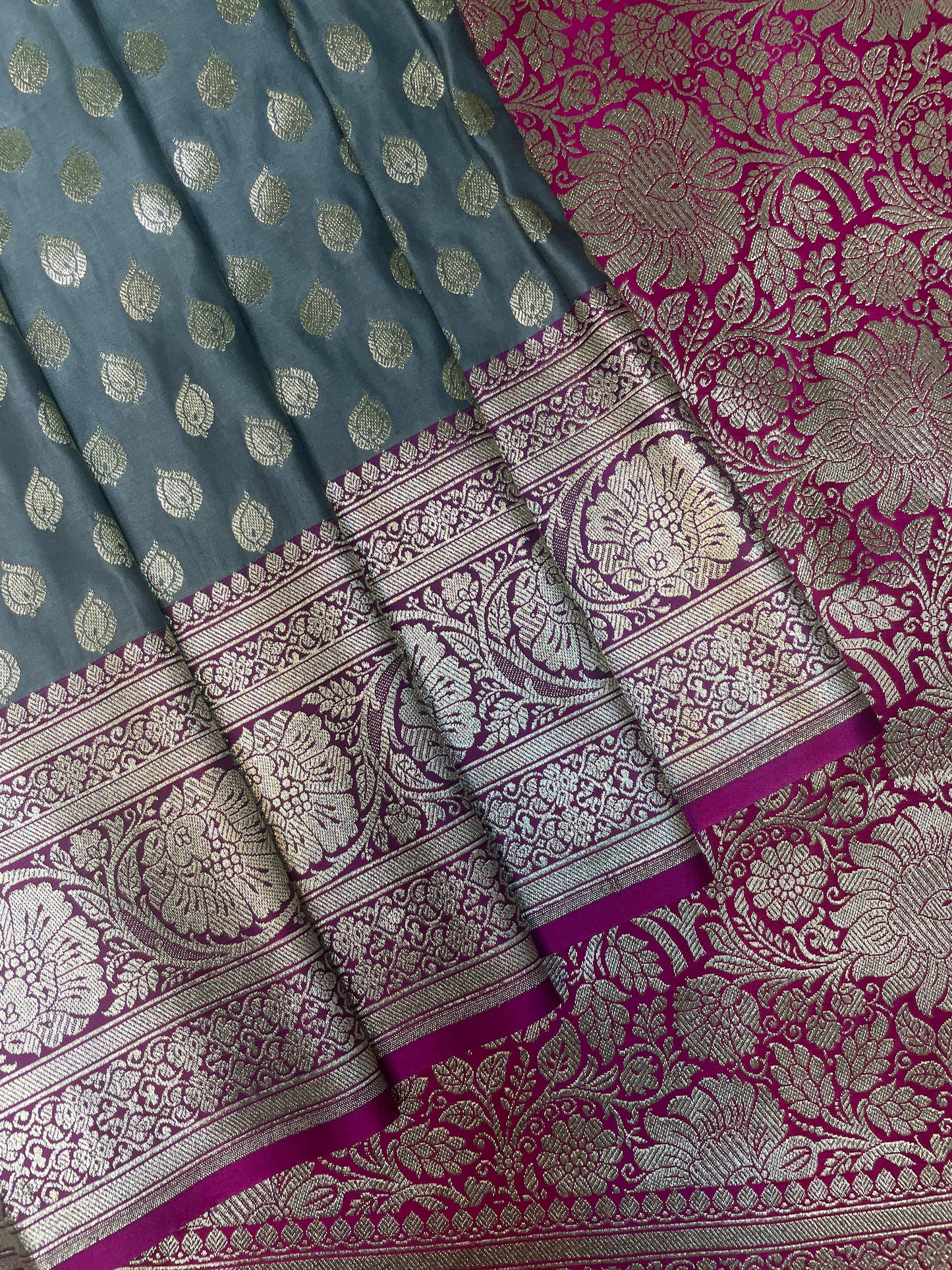 Light Grey Katan Banarasi Saree with Silver Zari Floral Weaving And Grand Pallu B05082ds