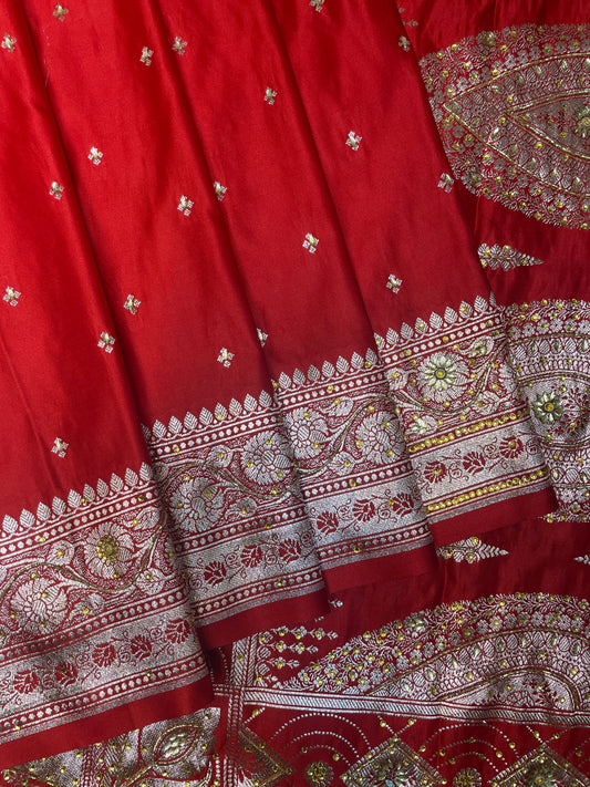 light Red Katan Banarasi Saree with Silver Zari Floral Weaving And Grand Pallu B0609ds