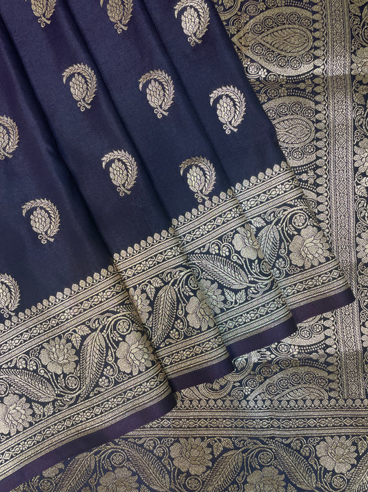 Deep Navy Blue Katan Banarasi Saree with Silver Zari Floral Weaving And Grand Pallu B0588ds