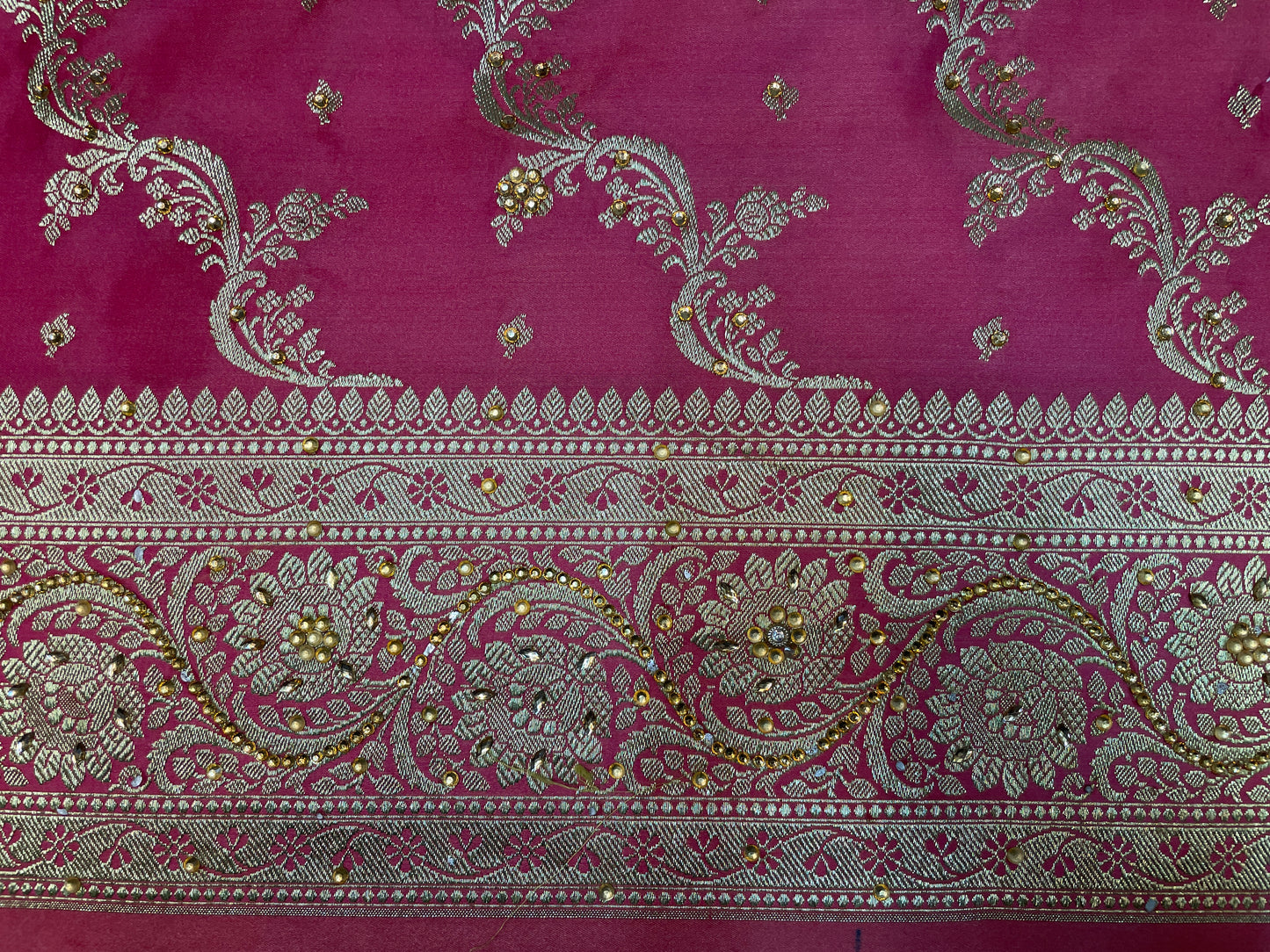Light Pink Katan Banarasi Saree with Silver Zari Floral Weaving And Grand Pallu B0597ds